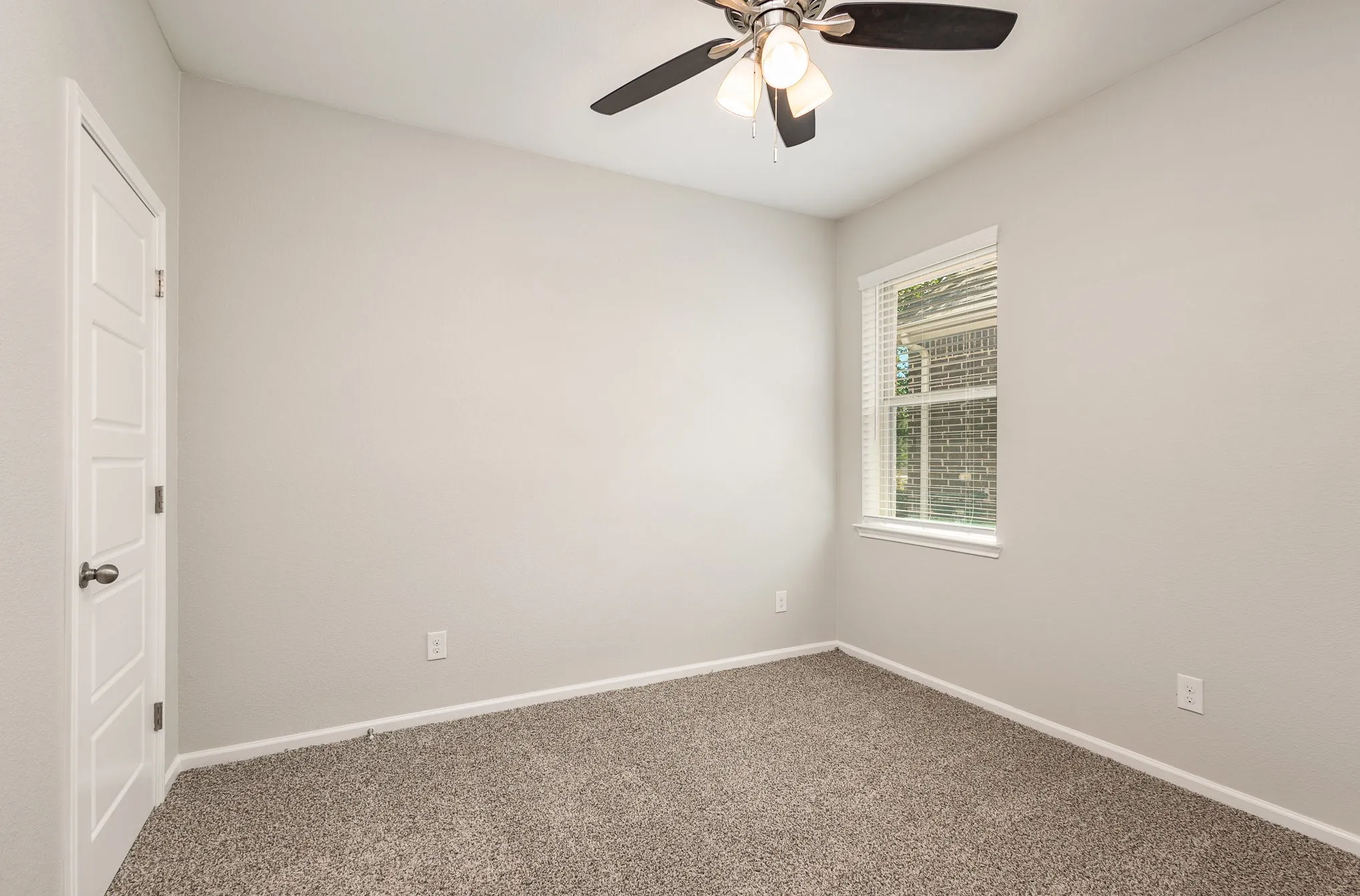 Single Family Residence For Sale in Kaufman County , 1572 Cedar Crest Drive, Forney, Texas 75126, 3 Bedroom, 2 Bathroom, 2 Garage spaces, 2,240 Sqft, built in 2018, Price $309,000, mls#21364008, Real Estate Agent in Forney, Homes For Sale in Kaufman county, Homes For Sale in Forney, Realtor in Forney Texas, Real Estate Brokerage Independent Realty Texas, Luminita Cordes Realtor
