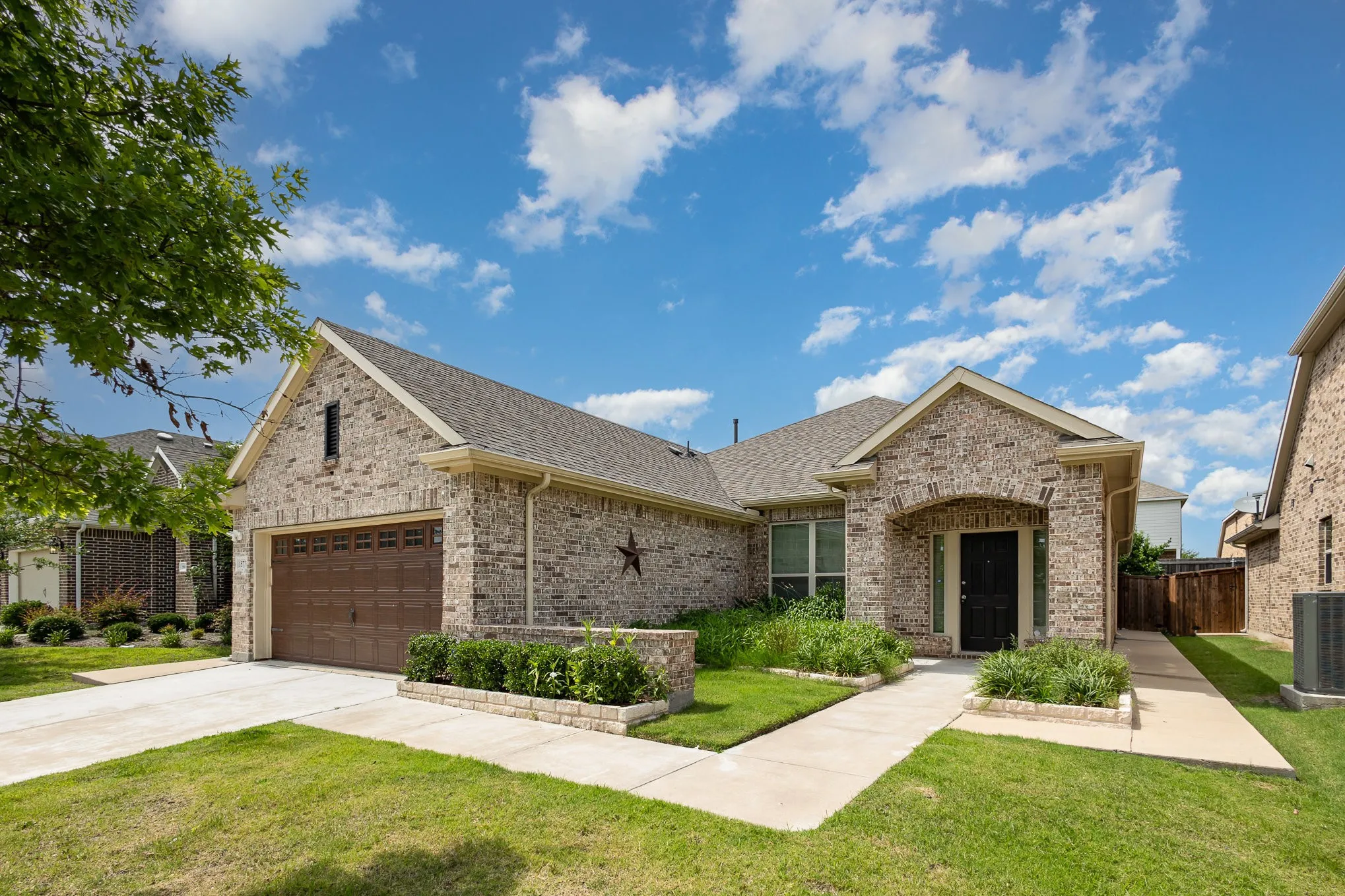 Single Family Residence For Sale in Kaufman County , 1572 Cedar Crest Drive, Forney, Texas 75126, 3 Bedroom, 2 Bathroom, 2 Garage spaces, 2,240 Sqft, built in 2018, Price $309,000, mls#21364008, Real Estate Agent in Forney, Homes For Sale in Kaufman county, Homes For Sale in Forney, Realtor in Forney Texas, Real Estate Brokerage Independent Realty Texas, Luminita Cordes Realtor