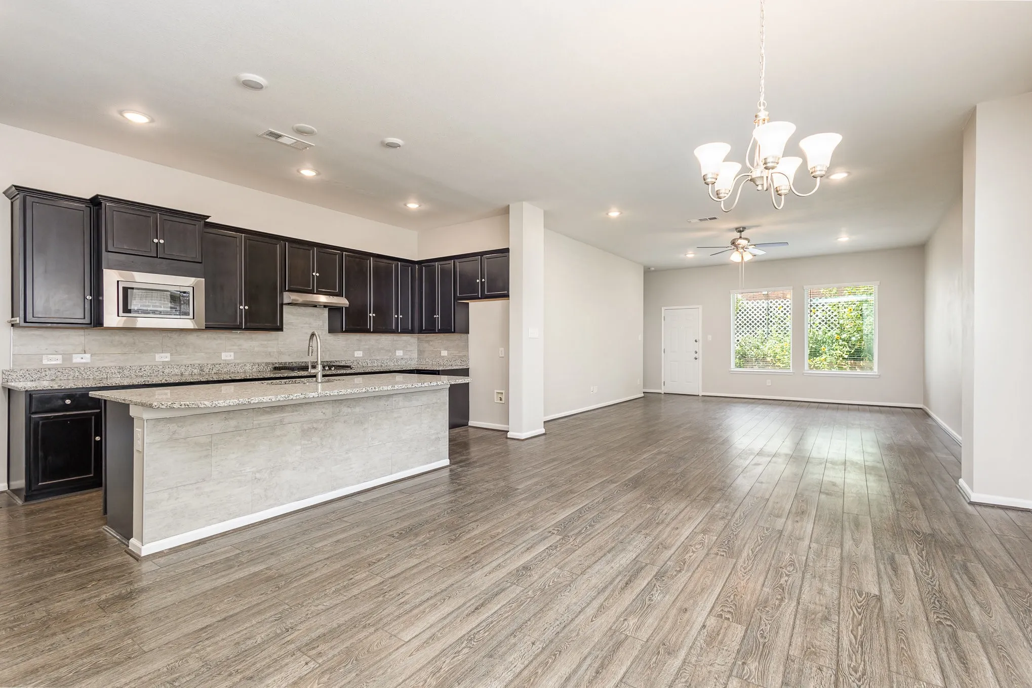 Single Family Residence For Sale in Kaufman County , 1572 Cedar Crest Drive, Forney, Texas 75126, 3 Bedroom, 2 Bathroom, 2 Garage spaces, 2,240 Sqft, built in 2018, Price $309,000, mls#21364008, Real Estate Agent in Forney, Homes For Sale in Kaufman county, Homes For Sale in Forney, Realtor in Forney Texas, Real Estate Brokerage Independent Realty Texas, Luminita Cordes Realtor
