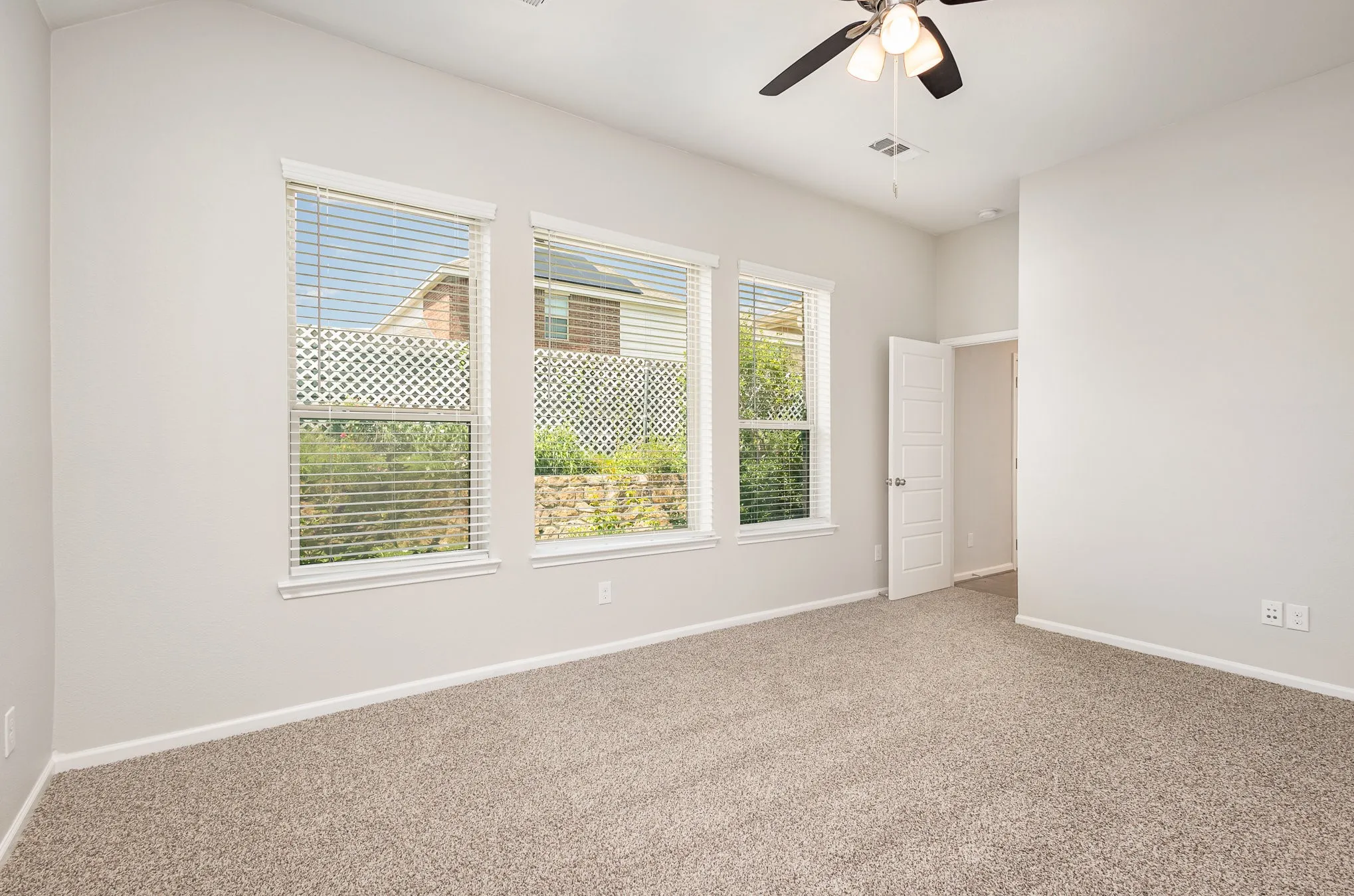 Single Family Residence For Sale in Kaufman County , 1572 Cedar Crest Drive, Forney, Texas 75126, 3 Bedroom, 2 Bathroom, 2 Garage spaces, 2,240 Sqft, built in 2018, Price $309,000, mls#21364008, Real Estate Agent in Forney, Homes For Sale in Kaufman county, Homes For Sale in Forney, Realtor in Forney Texas, Real Estate Brokerage Independent Realty Texas, Luminita Cordes Realtor