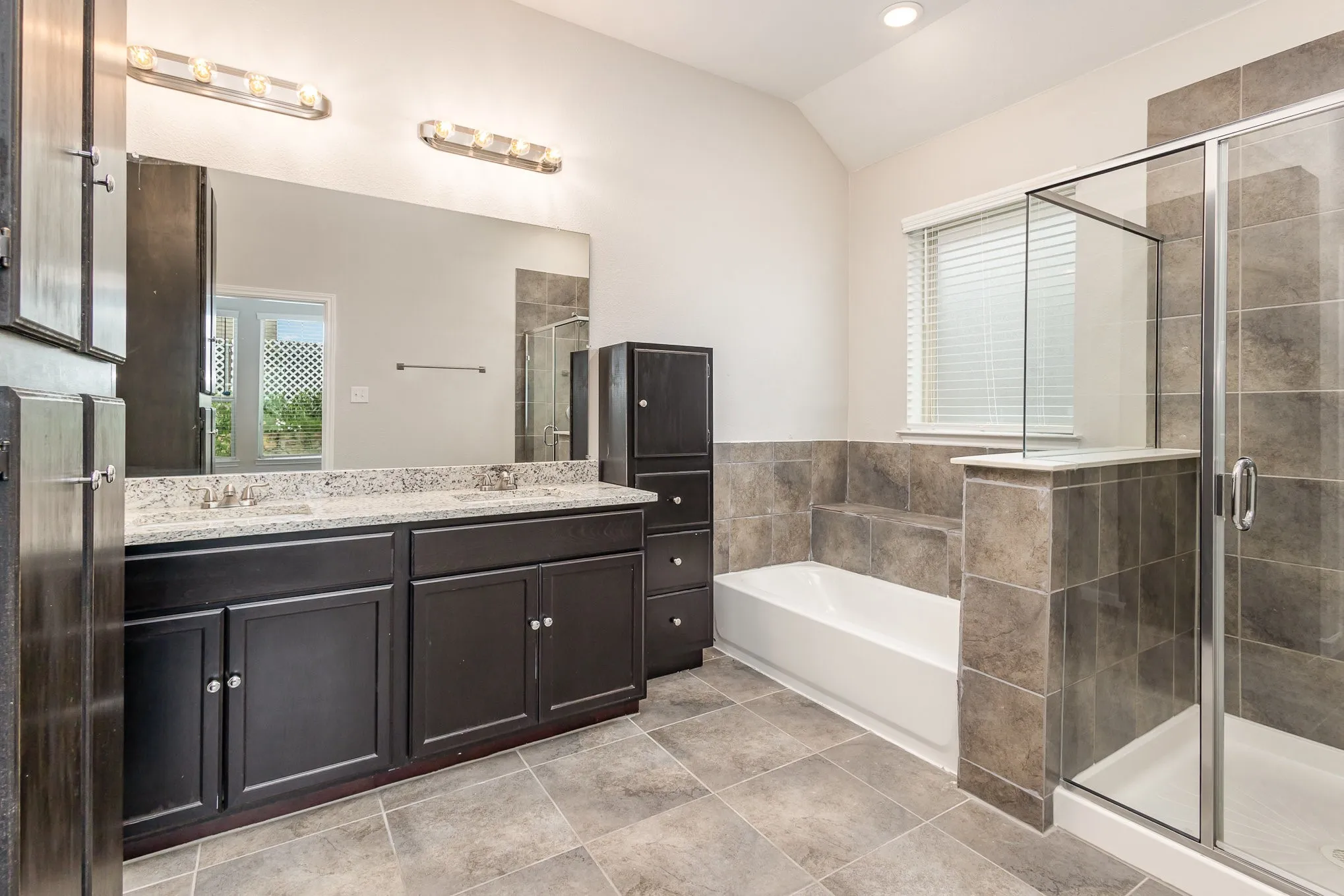 Single Family Residence For Sale in Kaufman County , 1572 Cedar Crest Drive, Forney, Texas 75126, 3 Bedroom, 2 Bathroom, 2 Garage spaces, 2,240 Sqft, built in 2018, Price $309,000, mls#21364008, Real Estate Agent in Forney, Homes For Sale in Kaufman county, Homes For Sale in Forney, Realtor in Forney Texas, Real Estate Brokerage Independent Realty Texas, Luminita Cordes Realtor