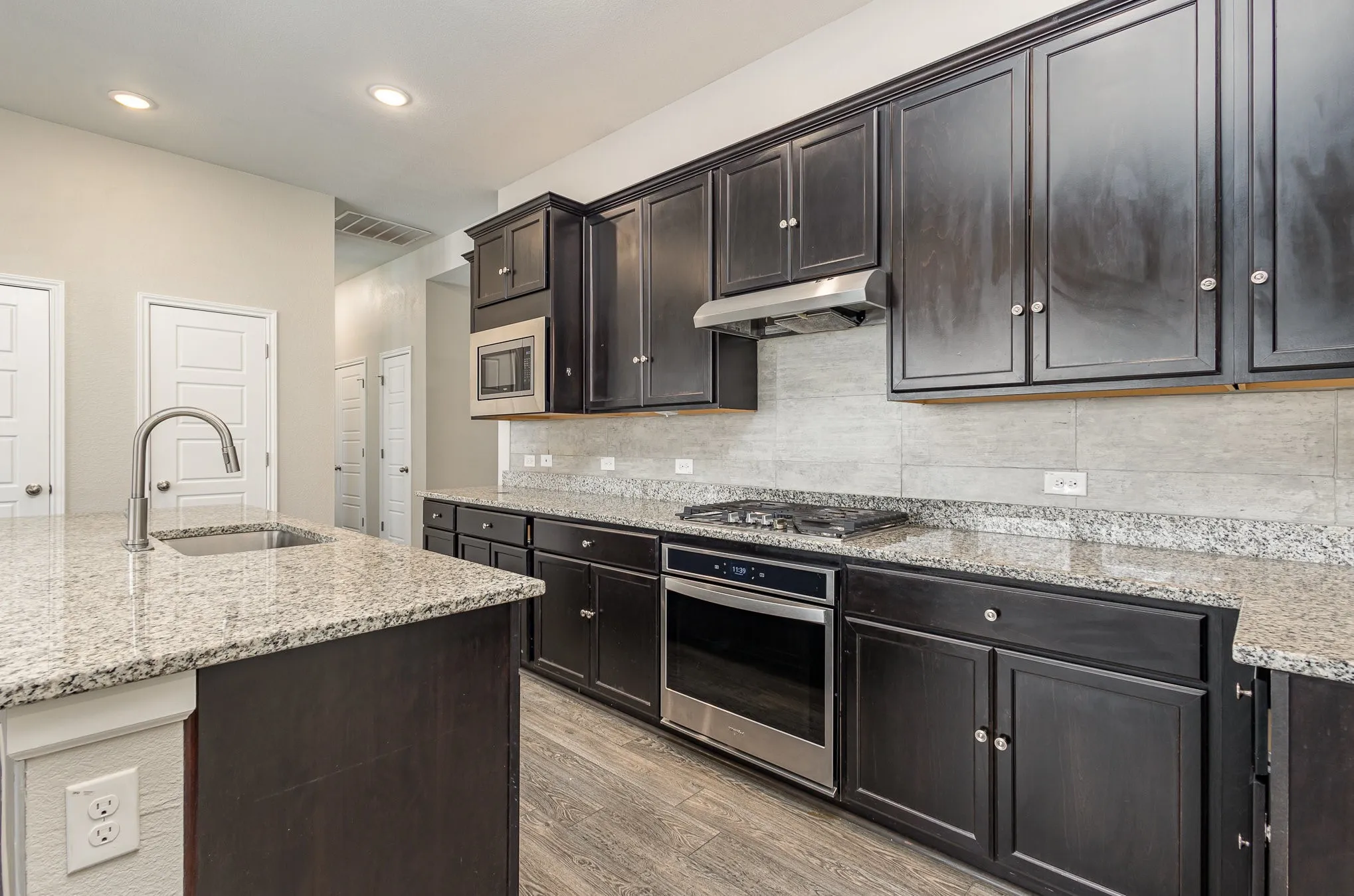 Single Family Residence For Sale in Kaufman County , 1572 Cedar Crest Drive, Forney, Texas 75126, 3 Bedroom, 2 Bathroom, 2 Garage spaces, 2,240 Sqft, built in 2018, Price $309,000, mls#21364008, Real Estate Agent in Forney, Homes For Sale in Kaufman county, Homes For Sale in Forney, Realtor in Forney Texas, Real Estate Brokerage Independent Realty Texas, Luminita Cordes Realtor