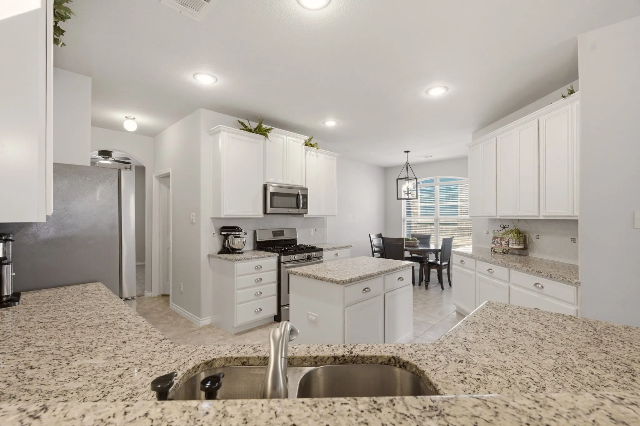 Single Family Residence For Sale in Collin County , 1425 Clayton Lane, Celina, Texas 75009, 4 Bedroom, 2 Bathroom, 2 Garage spaces, 2,196 Sqft, built in 2015, mls#21343225, Real Estate Agent in Celina, Homes For Sale in Collin county, Homes For Sale in Celina, Realtor in Celina Texas, Real Estate Brokerage Independent Realty Texas, Luminita Cordes Realtor