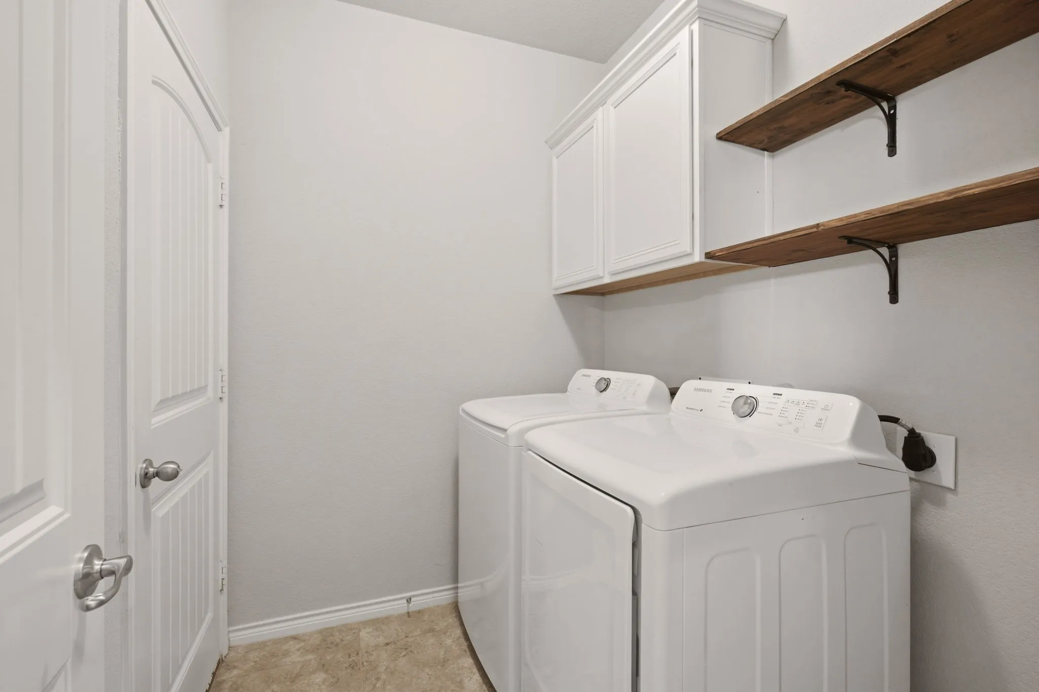 Single Family Residence For Sale in Collin County , 1425 Clayton Lane, Celina, Texas 75009, 4 Bedroom, 2 Bathroom, 2 Garage spaces, 2,196 Sqft, built in 2015, mls#21343225, Real Estate Agent in Celina, Homes For Sale in Collin county, Homes For Sale in Celina, Realtor in Celina Texas, Real Estate Brokerage Independent Realty Texas, Luminita Cordes Realtor