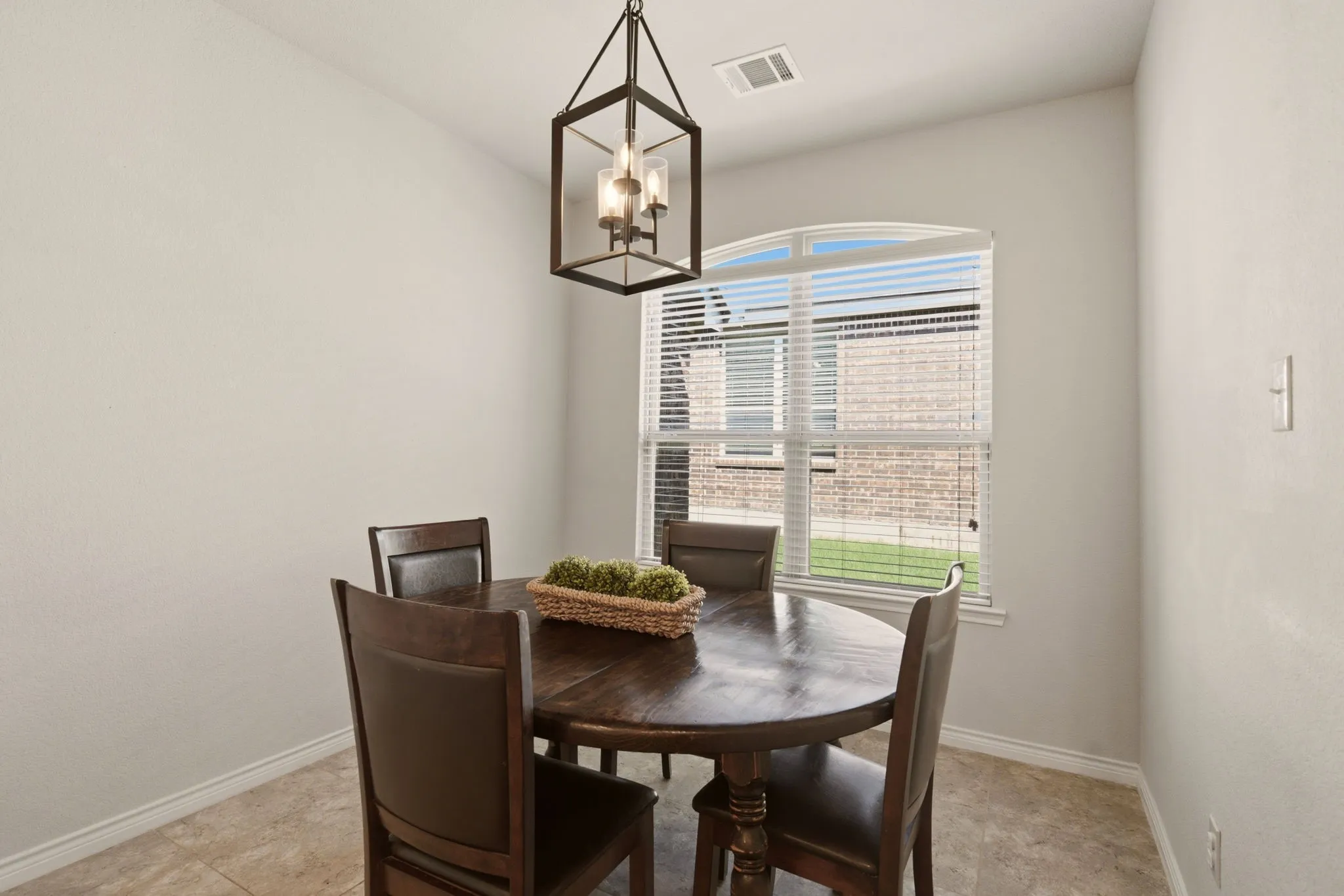 Single Family Residence For Sale in Collin County , 1425 Clayton Lane, Celina, Texas 75009, 4 Bedroom, 2 Bathroom, 2 Garage spaces, 2,196 Sqft, built in 2015, mls#21343225, Real Estate Agent in Celina, Homes For Sale in Collin county, Homes For Sale in Celina, Realtor in Celina Texas, Real Estate Brokerage Independent Realty Texas, Luminita Cordes Realtor