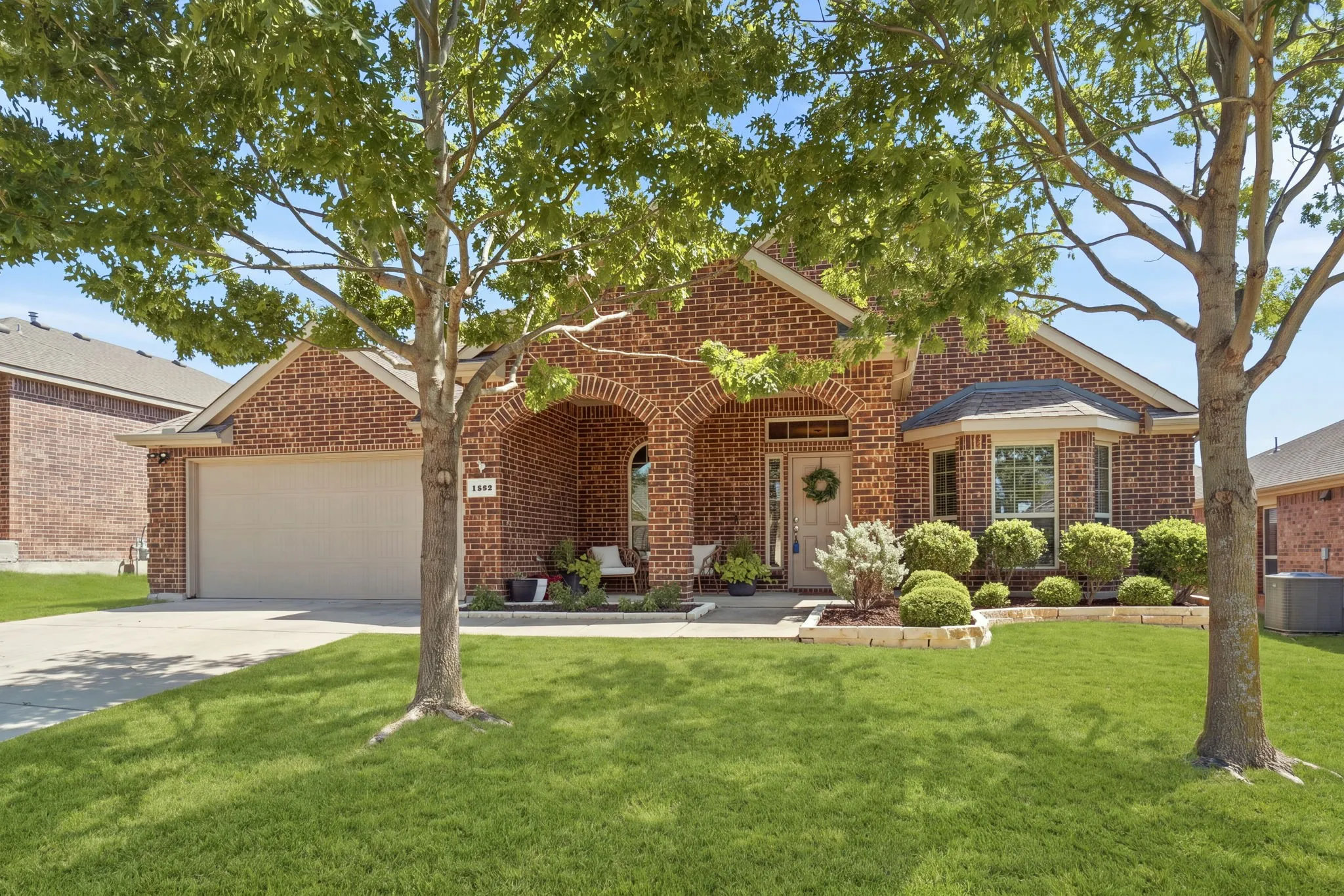 Single Family Residence For Sale in Collin County , 1425 Clayton Lane, Celina, Texas 75009, 4 Bedroom, 2 Bathroom, 2 Garage spaces, 2,196 Sqft, built in 2015, mls#21343225, Real Estate Agent in Celina, Homes For Sale in Collin county, Homes For Sale in Celina, Realtor in Celina Texas, Real Estate Brokerage Independent Realty Texas, Luminita Cordes Realtor
