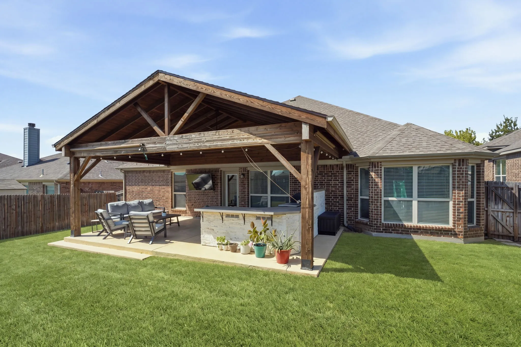 Single Family Residence For Sale in Collin County , 1425 Clayton Lane, Celina, Texas 75009, 4 Bedroom, 2 Bathroom, 2 Garage spaces, 2,196 Sqft, built in 2015, mls#21343225, Real Estate Agent in Celina, Homes For Sale in Collin county, Homes For Sale in Celina, Realtor in Celina Texas, Real Estate Brokerage Independent Realty Texas, Luminita Cordes Realtor