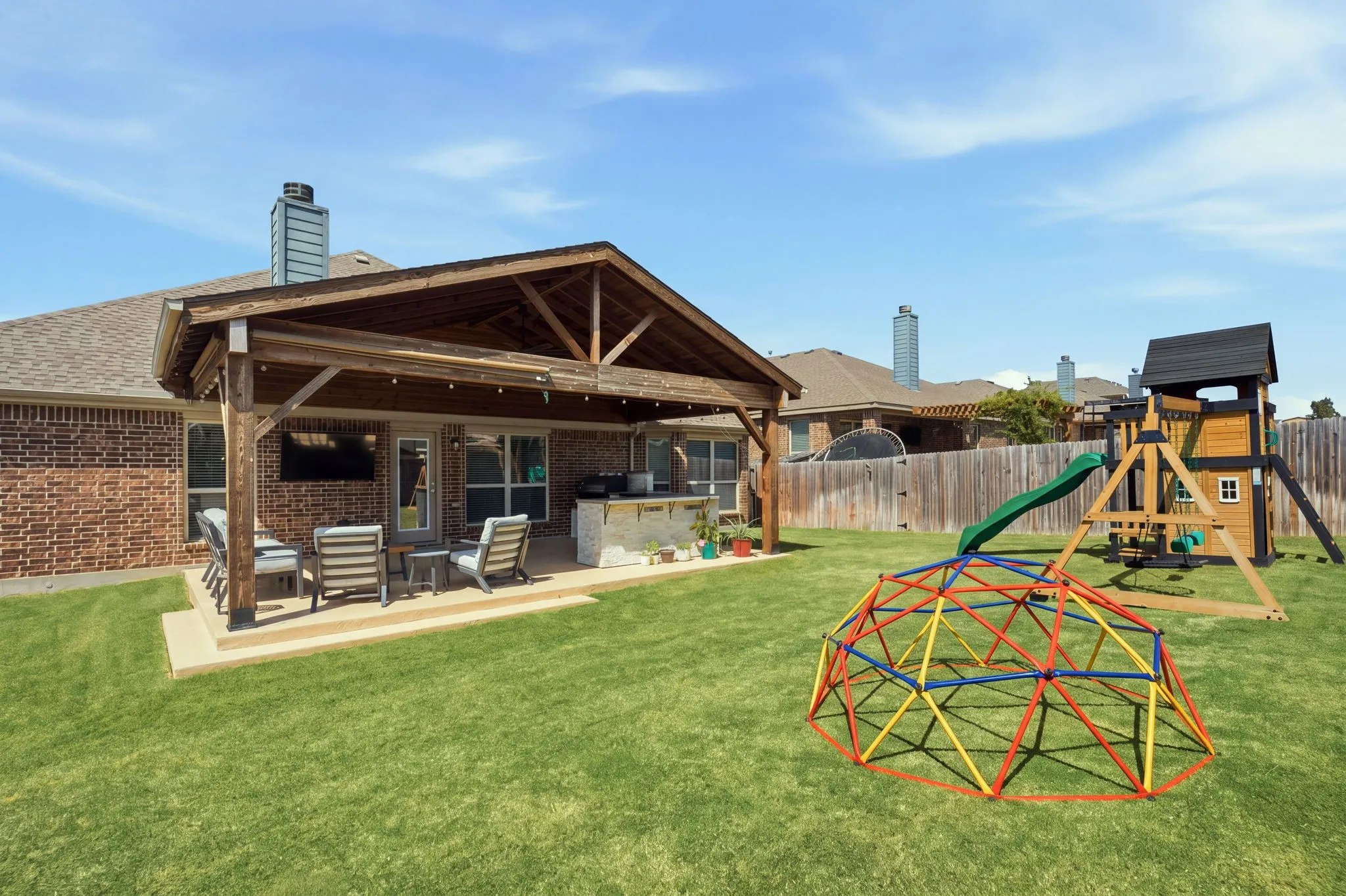 Single Family Residence For Sale in Collin County , 1425 Clayton Lane, Celina, Texas 75009, 4 Bedroom, 2 Bathroom, 2 Garage spaces, 2,196 Sqft, built in 2015, mls#21343225, Real Estate Agent in Celina, Homes For Sale in Collin county, Homes For Sale in Celina, Realtor in Celina Texas, Real Estate Brokerage Independent Realty Texas, Luminita Cordes Realtor