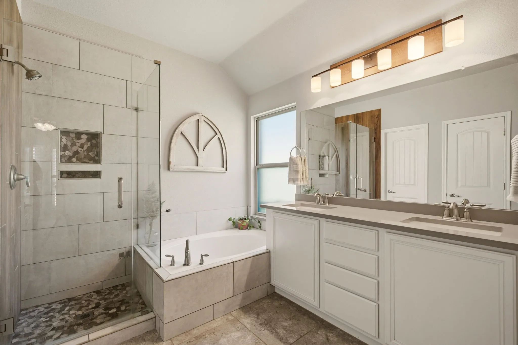 Single Family Residence For Sale in Collin County , 1425 Clayton Lane, Celina, Texas 75009, 4 Bedroom, 2 Bathroom, 2 Garage spaces, 2,196 Sqft, built in 2015, mls#21343225, Real Estate Agent in Celina, Homes For Sale in Collin county, Homes For Sale in Celina, Realtor in Celina Texas, Real Estate Brokerage Independent Realty Texas, Luminita Cordes Realtor