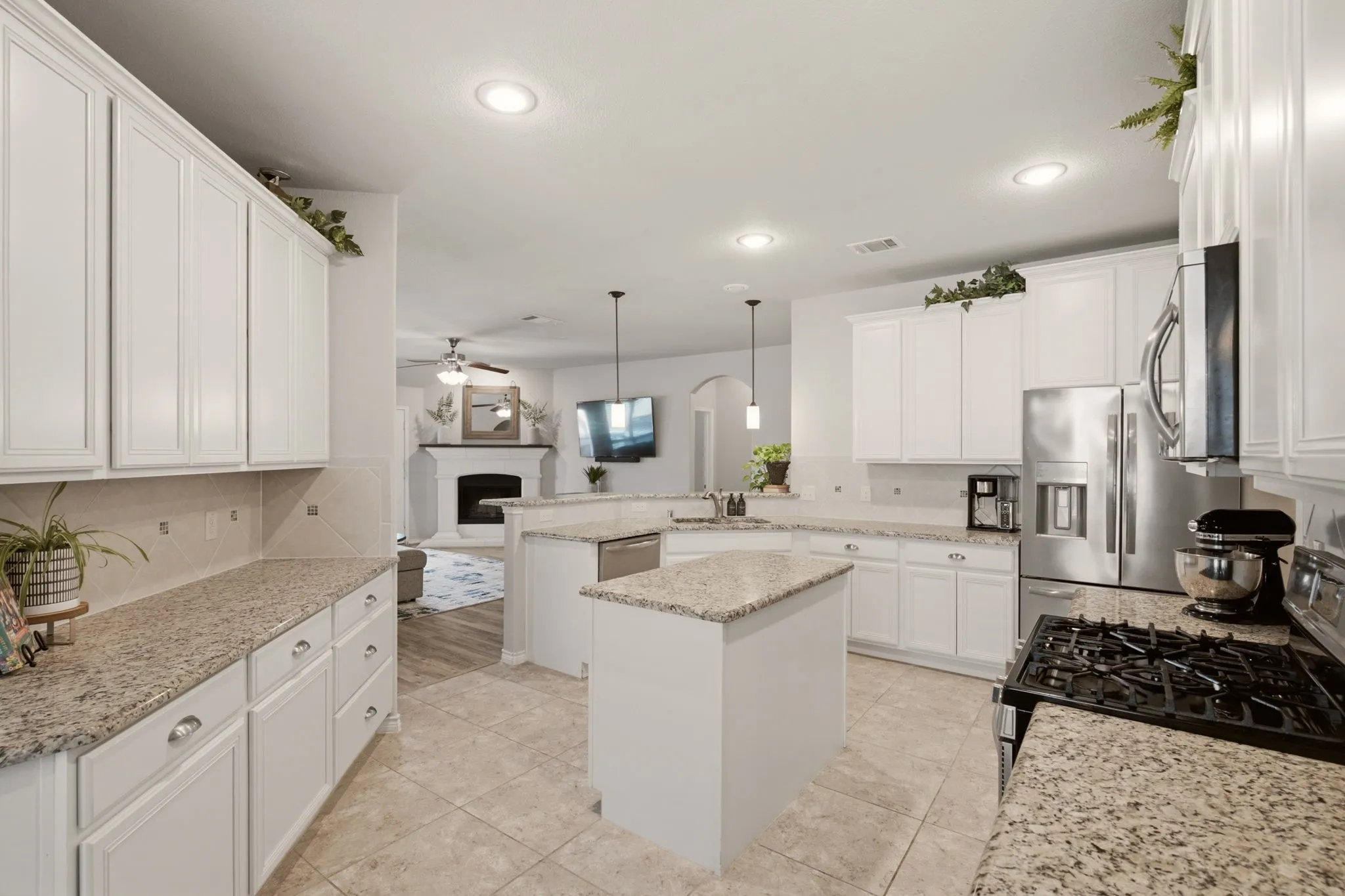 Single Family Residence For Sale in Collin County , 1425 Clayton Lane, Celina, Texas 75009, 4 Bedroom, 2 Bathroom, 2 Garage spaces, 2,196 Sqft, built in 2015, mls#21343225, Real Estate Agent in Celina, Homes For Sale in Collin county, Homes For Sale in Celina, Realtor in Celina Texas, Real Estate Brokerage Independent Realty Texas, Luminita Cordes Realtor