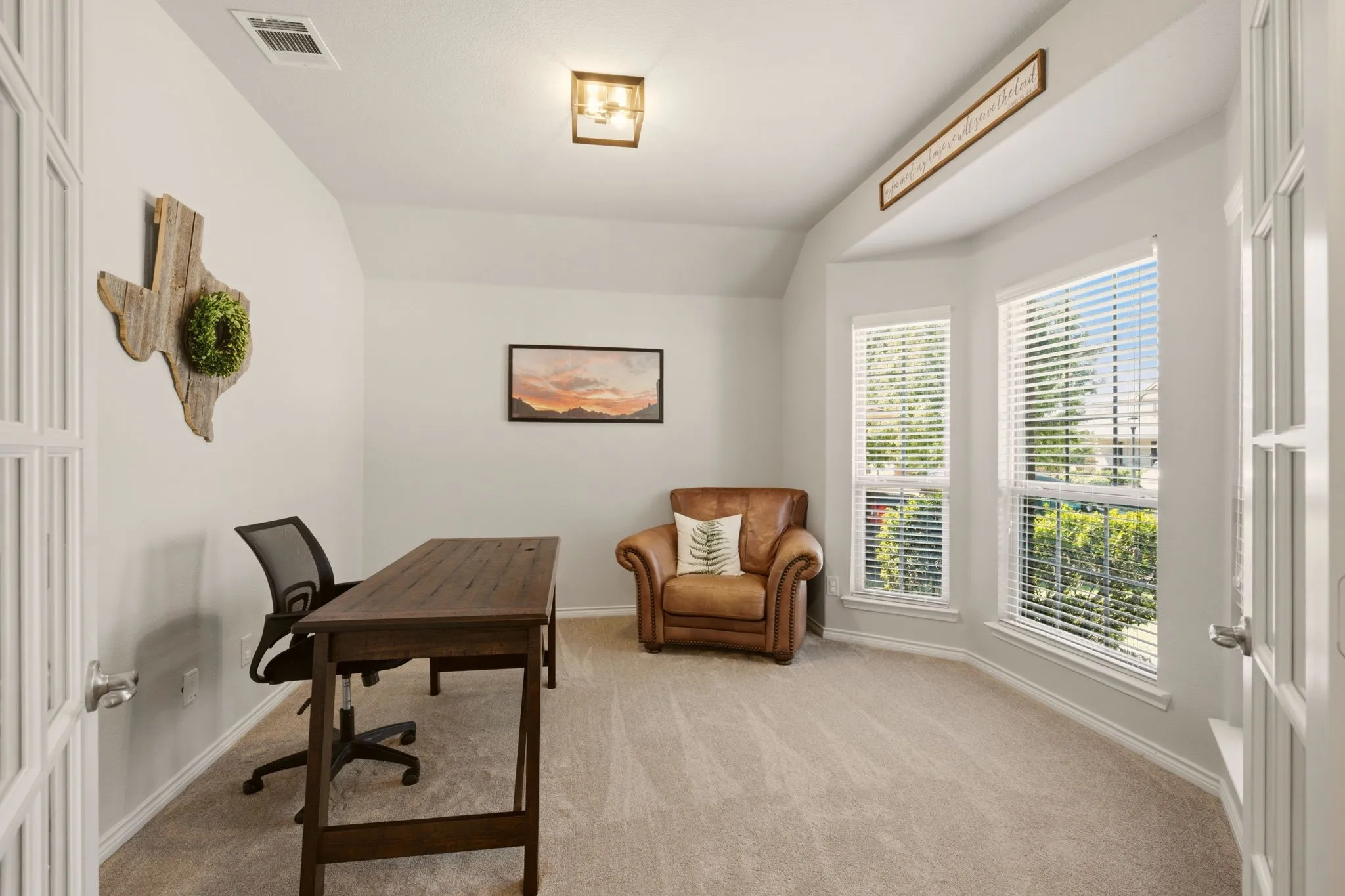 Single Family Residence For Sale in Collin County , 1425 Clayton Lane, Celina, Texas 75009, 4 Bedroom, 2 Bathroom, 2 Garage spaces, 2,196 Sqft, built in 2015, mls#21343225, Real Estate Agent in Celina, Homes For Sale in Collin county, Homes For Sale in Celina, Realtor in Celina Texas, Real Estate Brokerage Independent Realty Texas, Luminita Cordes Realtor