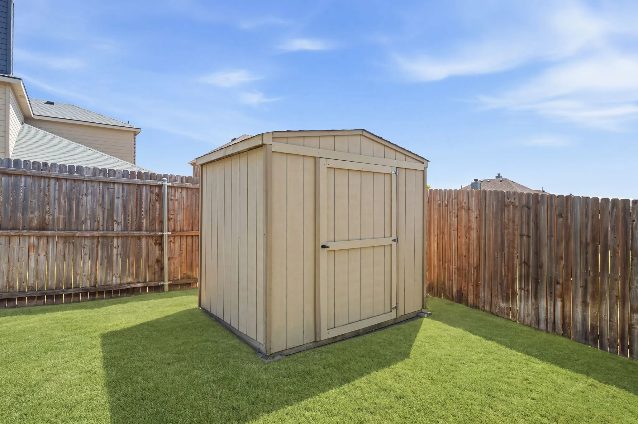 Single Family Residence For Sale in Collin County , 1425 Clayton Lane, Celina, Texas 75009, 4 Bedroom, 2 Bathroom, 2 Garage spaces, 2,196 Sqft, built in 2015, mls#21343225, Real Estate Agent in Celina, Homes For Sale in Collin county, Homes For Sale in Celina, Realtor in Celina Texas, Real Estate Brokerage Independent Realty Texas, Luminita Cordes Realtor