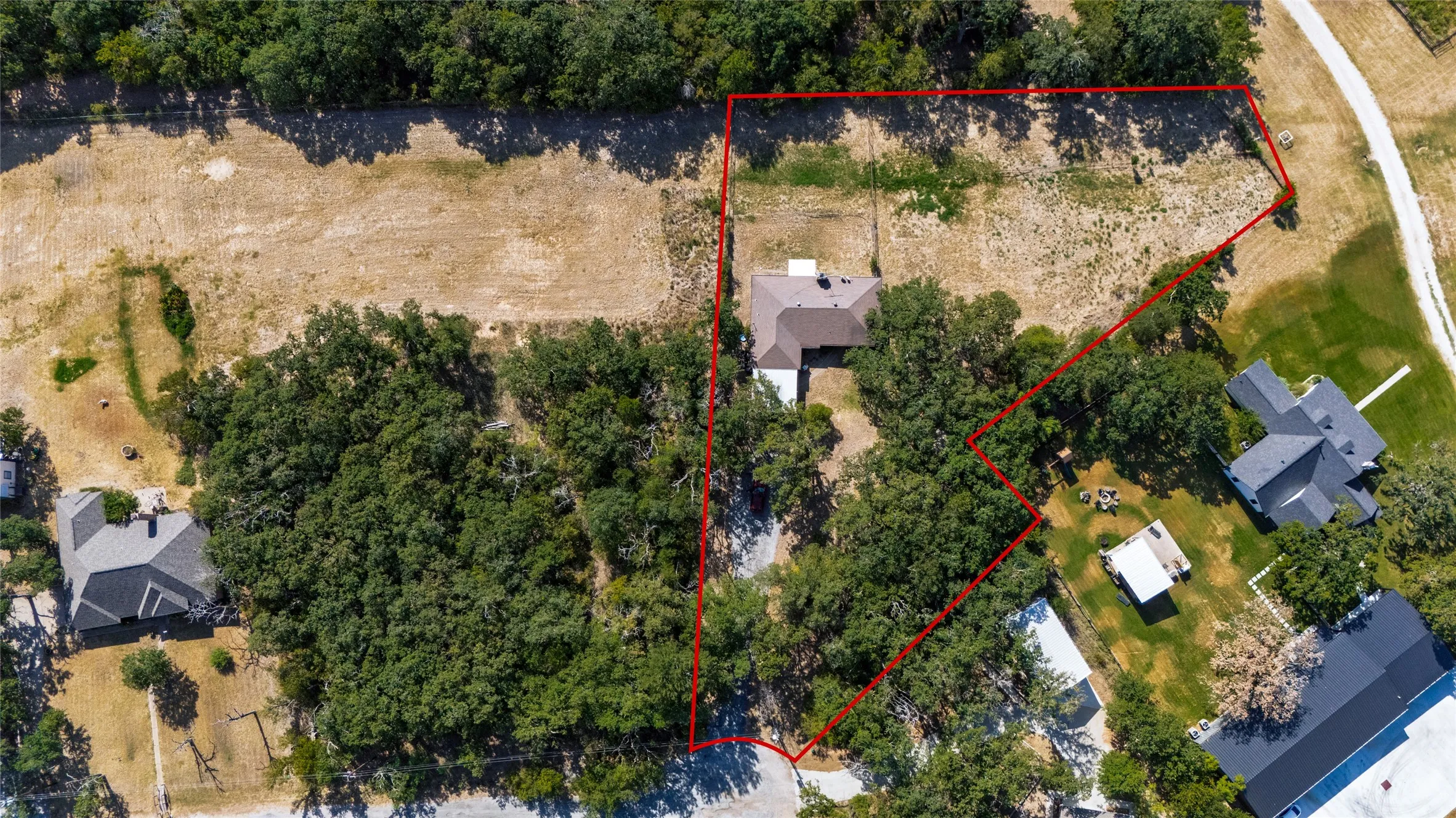 Single Family Residence For Sale in Parker County , 211 Oak Court, Springtown, Texas 76082, 3 Bedroom, 2 Bathroom, 2 Garage spaces, 1,286 Sqft, built in 1985, mls#21363833, Real Estate Agent in Springtown, Homes For Sale in Parker county, Homes For Sale in Springtown, Realtor in Springtown Texas, Real Estate Brokerage Independent Realty Texas, Luminita Cordes Realtor