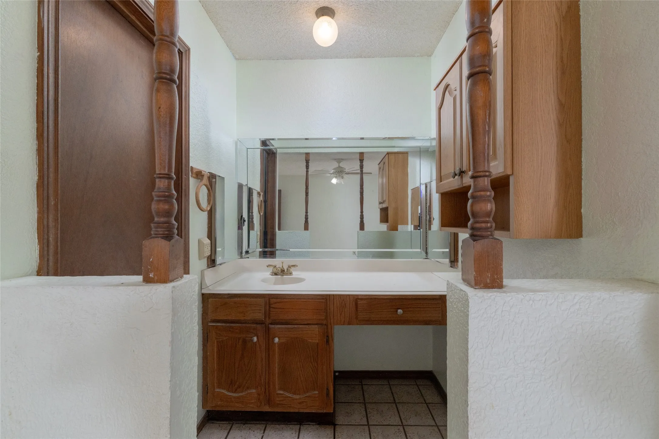 Single Family Residence For Sale in Parker County , 211 Oak Court, Springtown, Texas 76082, 3 Bedroom, 2 Bathroom, 2 Garage spaces, 1,286 Sqft, built in 1985, mls#21363833, Real Estate Agent in Springtown, Homes For Sale in Parker county, Homes For Sale in Springtown, Realtor in Springtown Texas, Real Estate Brokerage Independent Realty Texas, Luminita Cordes Realtor