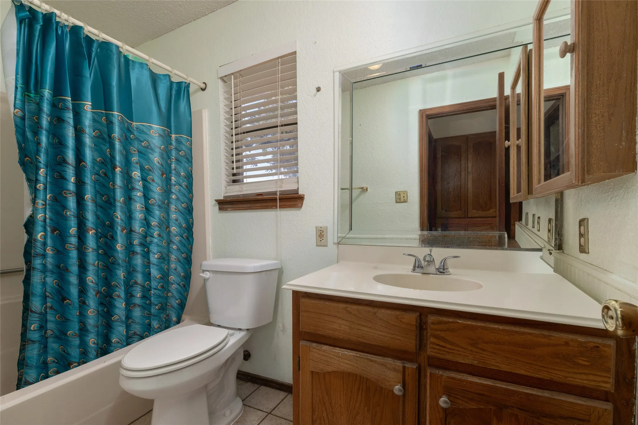 Single Family Residence For Sale in Parker County , 211 Oak Court, Springtown, Texas 76082, 3 Bedroom, 2 Bathroom, 2 Garage spaces, 1,286 Sqft, built in 1985, mls#21363833, Real Estate Agent in Springtown, Homes For Sale in Parker county, Homes For Sale in Springtown, Realtor in Springtown Texas, Real Estate Brokerage Independent Realty Texas, Luminita Cordes Realtor