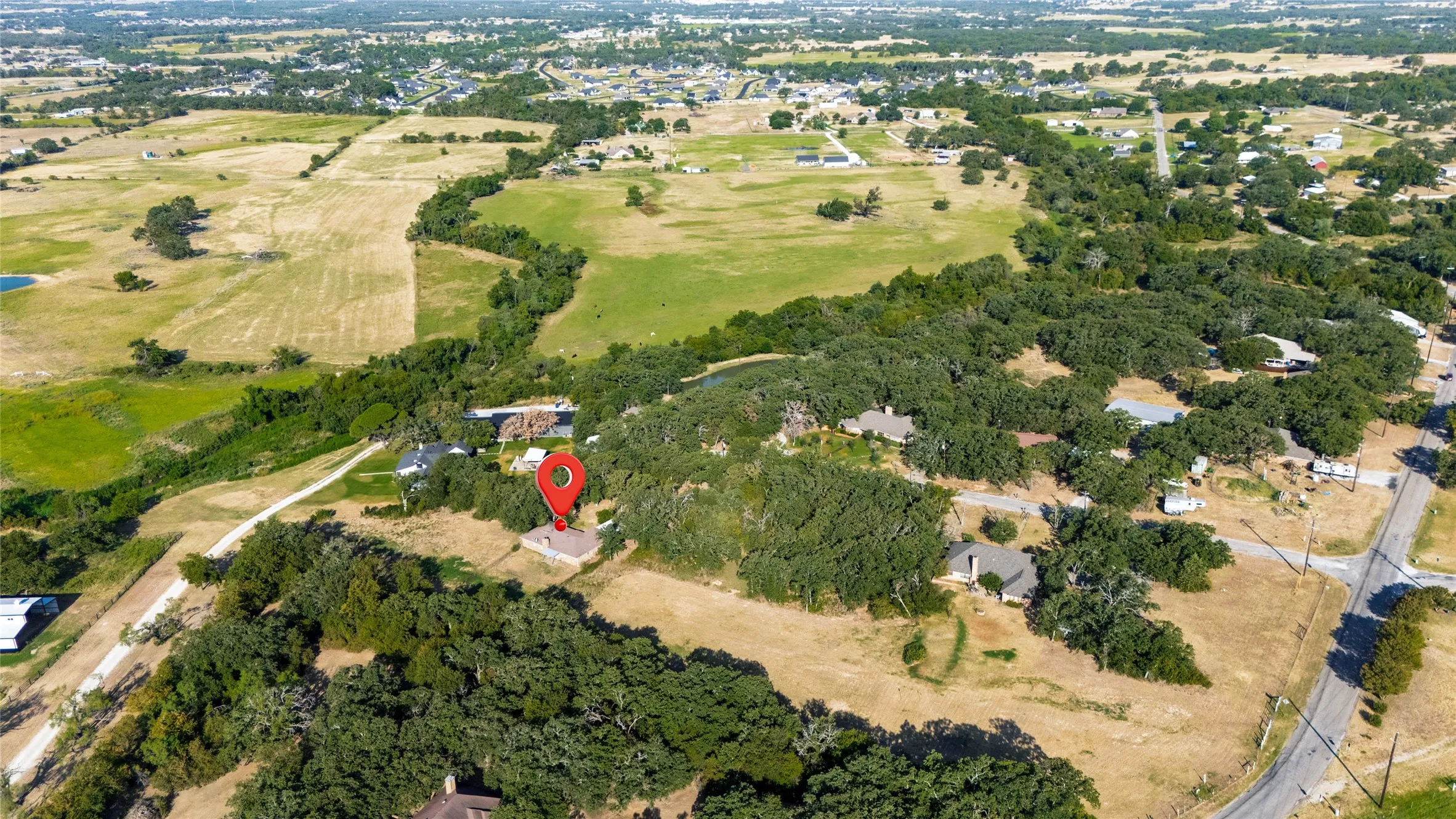Single Family Residence For Sale in Parker County , 211 Oak Court, Springtown, Texas 76082, 3 Bedroom, 2 Bathroom, 2 Garage spaces, 1,286 Sqft, built in 1985, mls#21363833, Real Estate Agent in Springtown, Homes For Sale in Parker county, Homes For Sale in Springtown, Realtor in Springtown Texas, Real Estate Brokerage Independent Realty Texas, Luminita Cordes Realtor