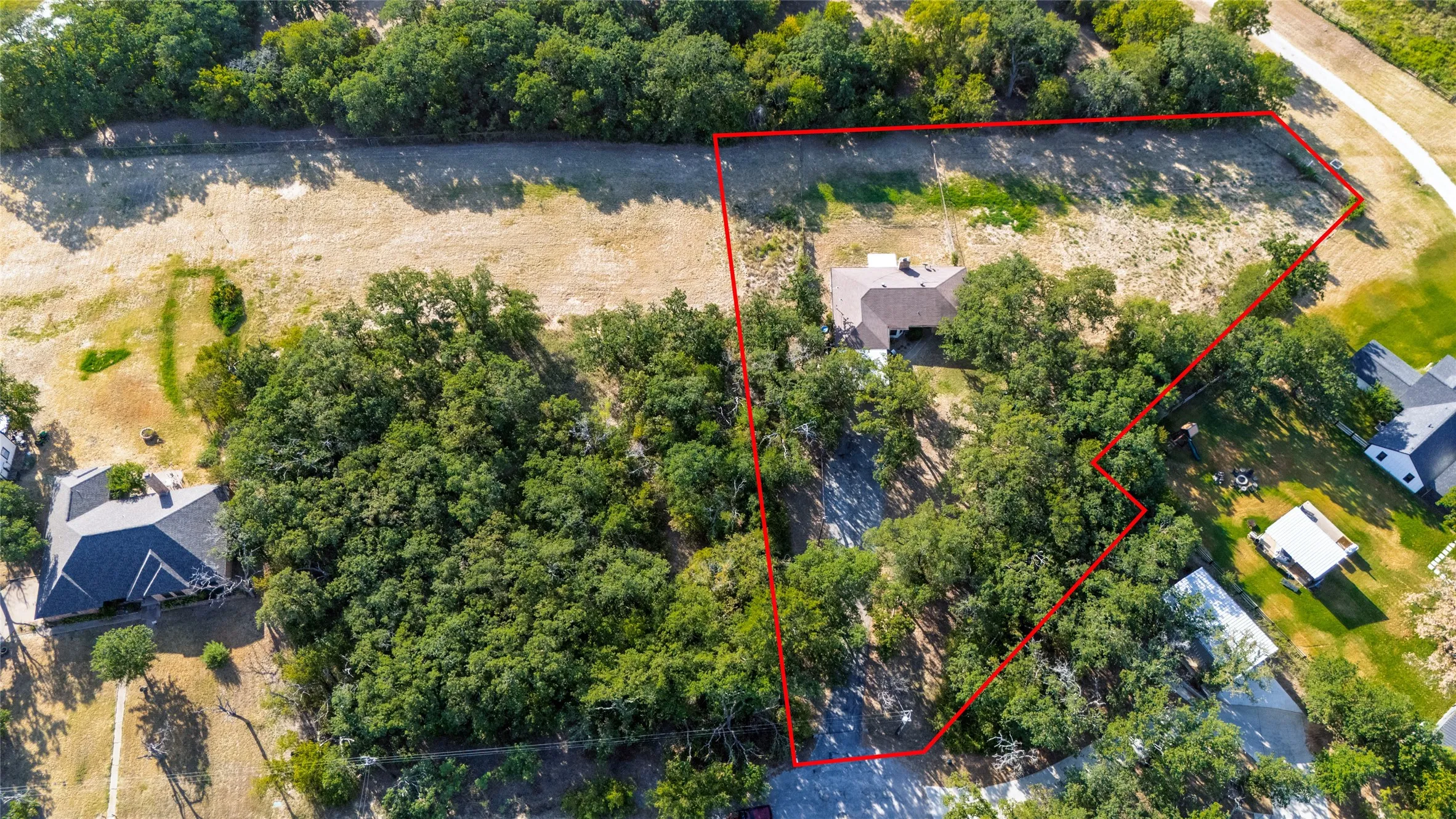 Single Family Residence For Sale in Parker County , 211 Oak Court, Springtown, Texas 76082, 3 Bedroom, 2 Bathroom, 2 Garage spaces, 1,286 Sqft, built in 1985, mls#21363833, Real Estate Agent in Springtown, Homes For Sale in Parker county, Homes For Sale in Springtown, Realtor in Springtown Texas, Real Estate Brokerage Independent Realty Texas, Luminita Cordes Realtor