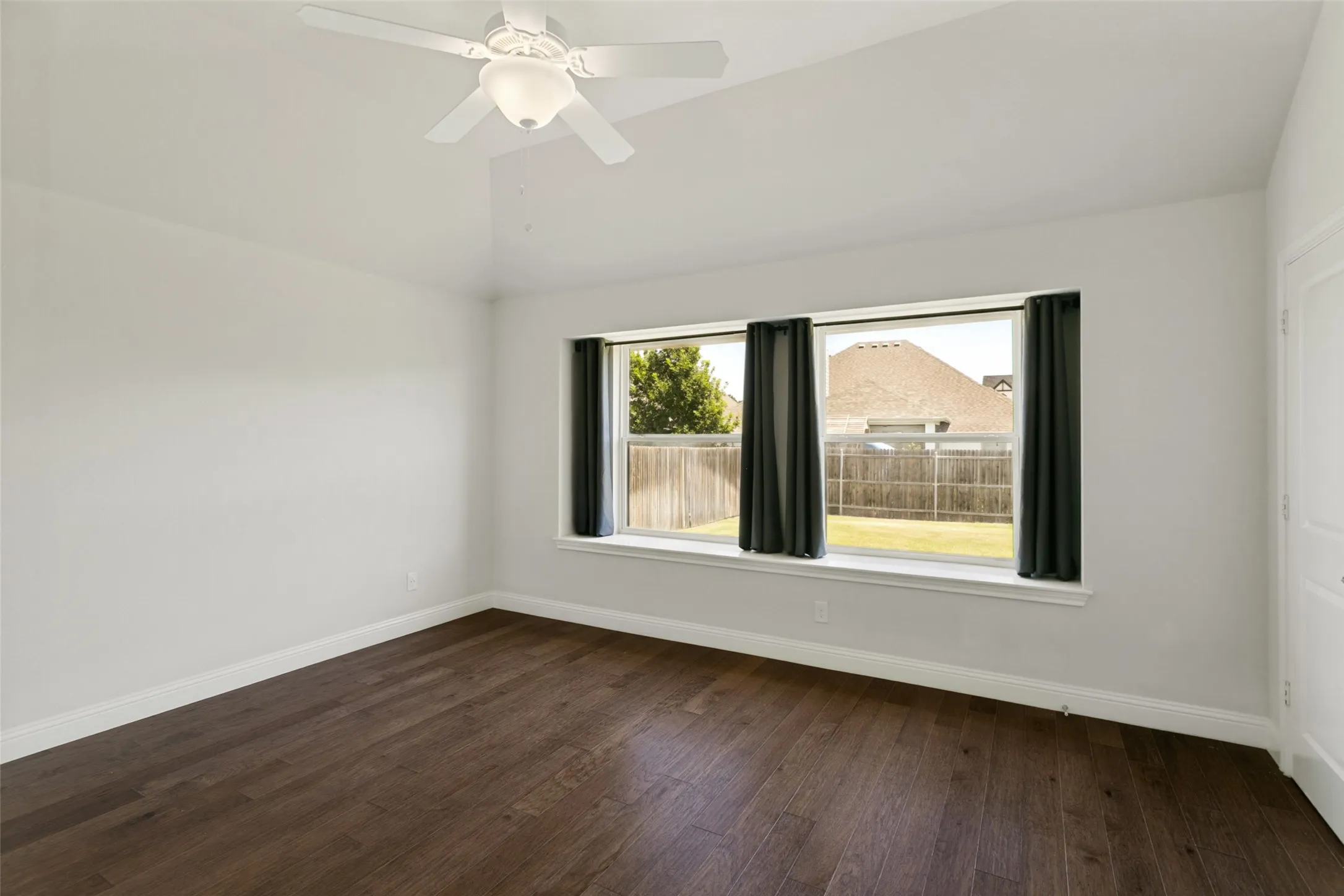 Single Family Residence For Rent in Parker County , 817 Highlands Avenue, Aledo, Texas 76008, 4 Bedroom, 3 Bathroom, 2 Garage spaces, 2,522 Sqft, built in 2019, mls#21364383, Real Estate Agent in Aledo, Homes For Rent in Parker county, Homes For Rent in Aledo, Realtor in Aledo Texas, Real Estate Brokerage Independent Realty Texas, Luminita Cordes Realtor