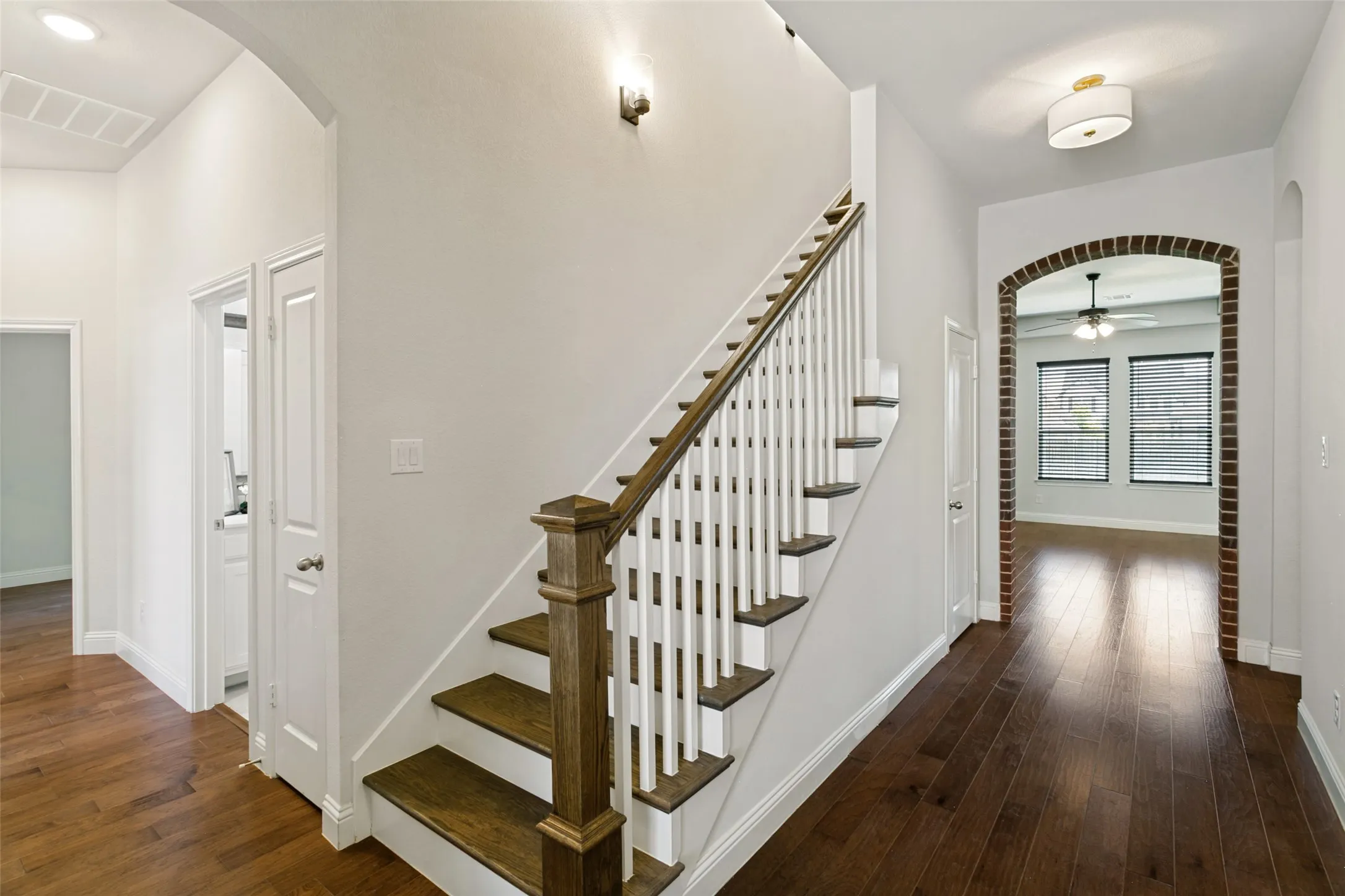 Single Family Residence For Rent in Parker County , 817 Highlands Avenue, Aledo, Texas 76008, 4 Bedroom, 3 Bathroom, 2 Garage spaces, 2,522 Sqft, built in 2019, mls#21364383, Real Estate Agent in Aledo, Homes For Rent in Parker county, Homes For Rent in Aledo, Realtor in Aledo Texas, Real Estate Brokerage Independent Realty Texas, Luminita Cordes Realtor