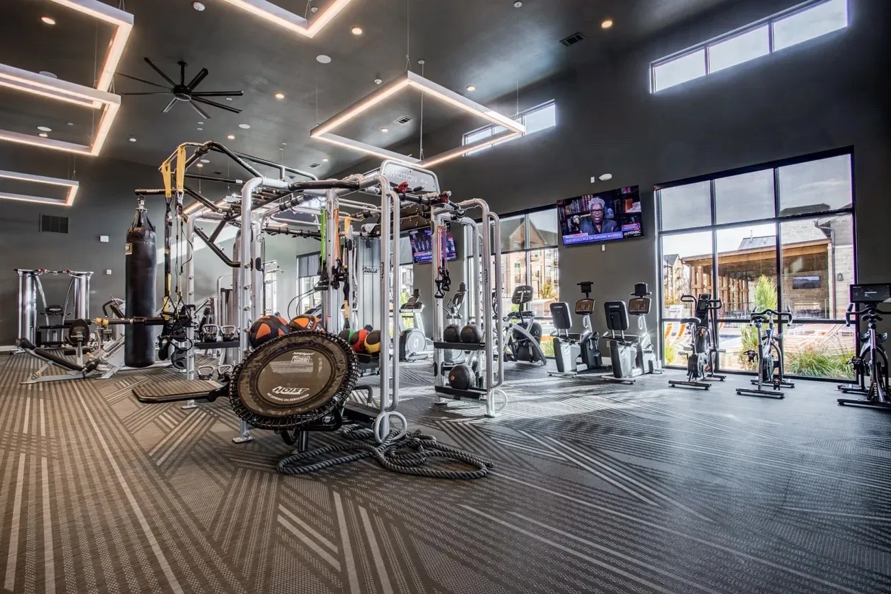 Full gym with free weight​​‌​​​​‌​​‌‌​‌‌​​​‌‌​‌​‌​‌​​​‌​​ bar.