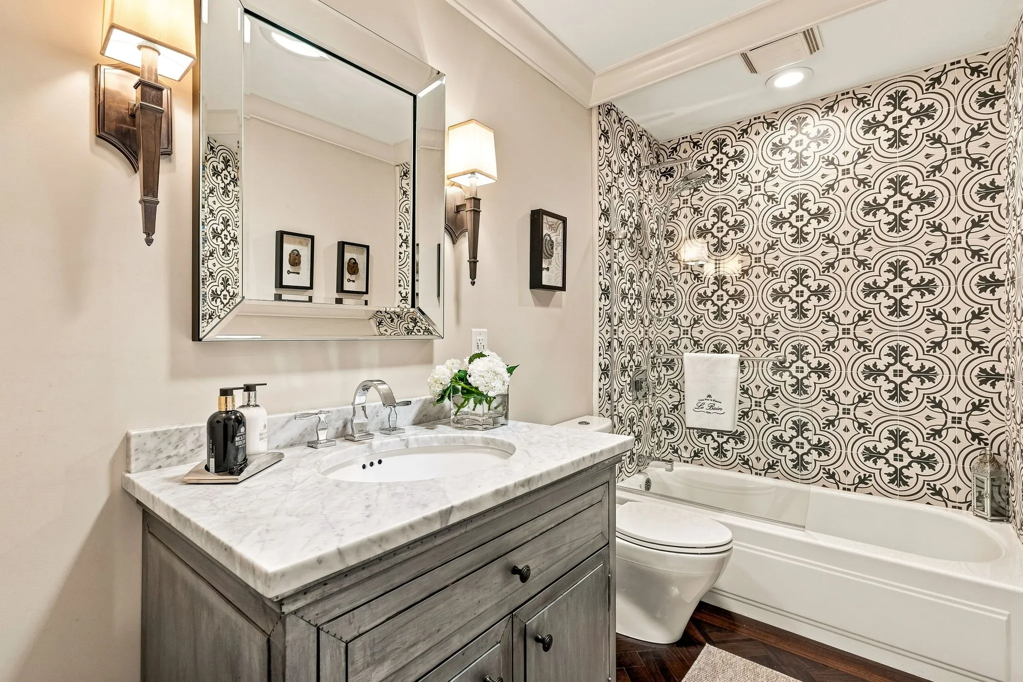 Single Family Residence For Sale in Dallas County , 4228 N Hall Street, Dallas, Texas 75219, 4 Bedroom, 4 Bathroom, 4 Garage spaces, 3,764 Sqft, built in 1927, mls#21360318, Real Estate Agent in Dallas, Homes For Sale in Dallas county, Homes For Sale in Dallas, Realtor in Dallas Texas, Real Estate Brokerage Independent Realty Texas, Luminita Cordes Realtor