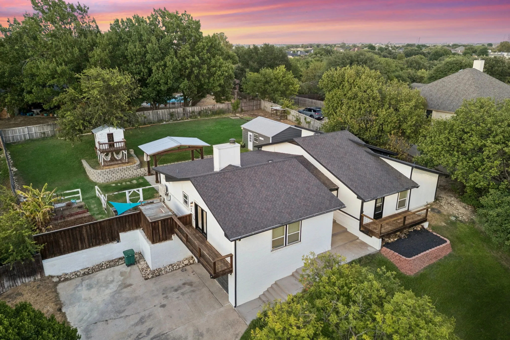 Single Family Residence For Sale in Tarrant County , 8724 Overland Drive, Fort Worth, Texas 76179, 4 Bedroom, 2 Bathroom, 2 Garage spaces, 2,550 Sqft, built in 1978, mls#21363736, Real Estate Agent in Fort Worth, Homes For Sale in Tarrant county, Homes For Sale in Fort Worth, Realtor in Fort Worth Texas, Real Estate Brokerage Independent Realty Texas, Luminita Cordes Realtor