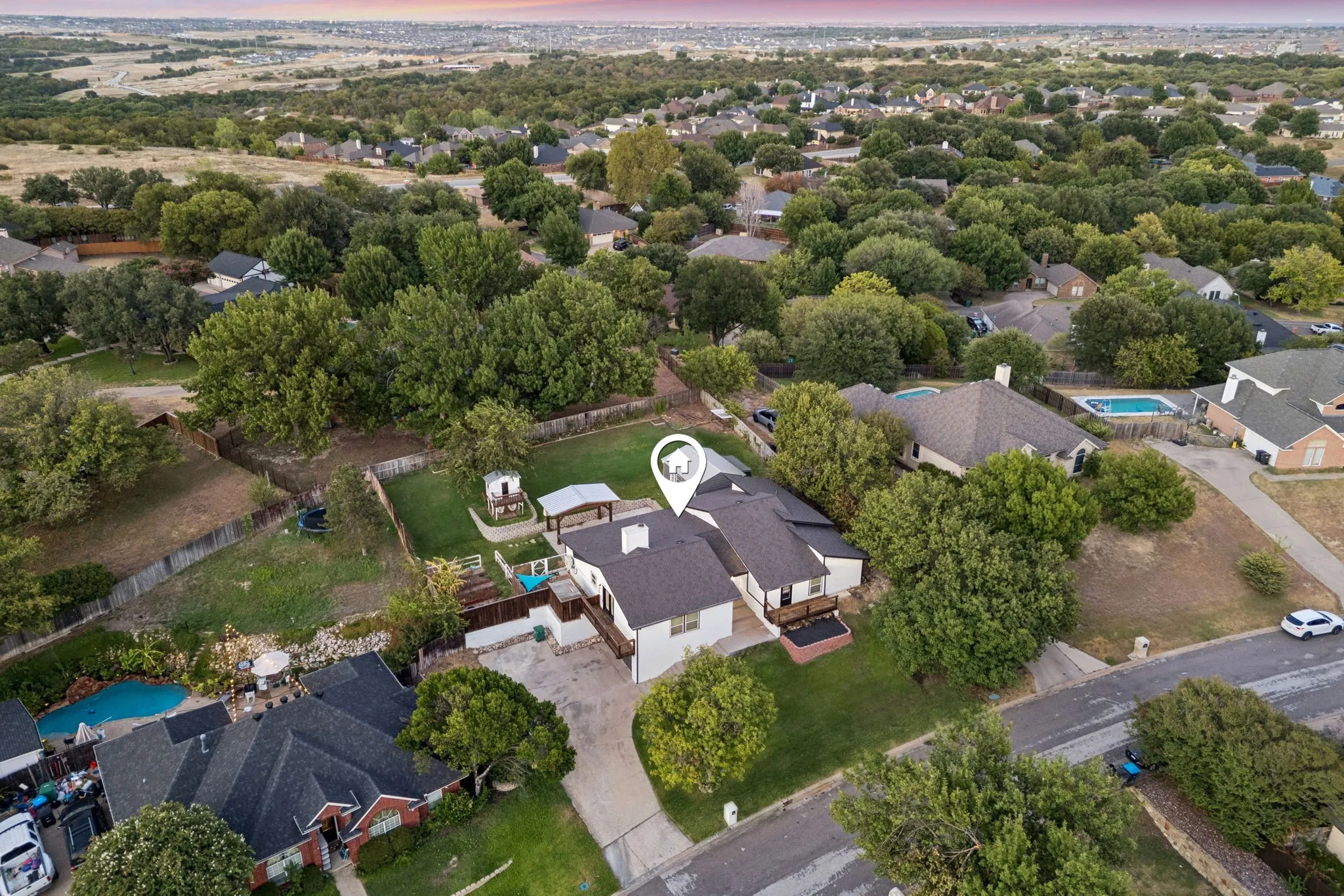 Single Family Residence For Sale in Tarrant County , 8724 Overland Drive, Fort Worth, Texas 76179, 4 Bedroom, 2 Bathroom, 2 Garage spaces, 2,550 Sqft, built in 1978, mls#21363736, Real Estate Agent in Fort Worth, Homes For Sale in Tarrant county, Homes For Sale in Fort Worth, Realtor in Fort Worth Texas, Real Estate Brokerage Independent Realty Texas, Luminita Cordes Realtor