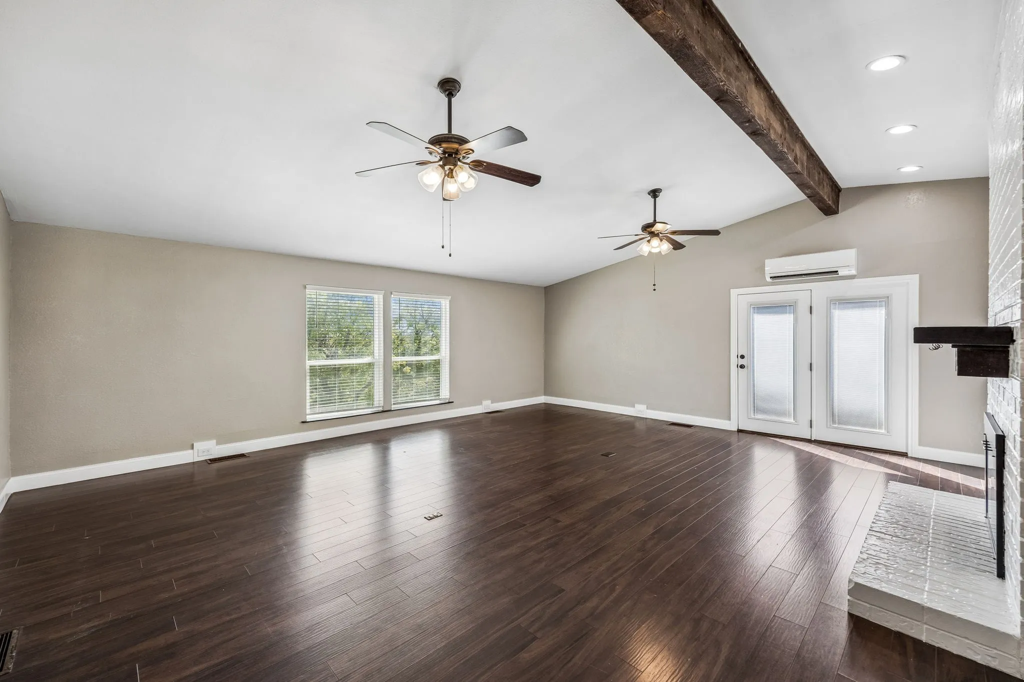 Single Family Residence For Sale in Tarrant County , 8724 Overland Drive, Fort Worth, Texas 76179, 4 Bedroom, 2 Bathroom, 2 Garage spaces, 2,550 Sqft, built in 1978, mls#21363736, Real Estate Agent in Fort Worth, Homes For Sale in Tarrant county, Homes For Sale in Fort Worth, Realtor in Fort Worth Texas, Real Estate Brokerage Independent Realty Texas, Luminita Cordes Realtor