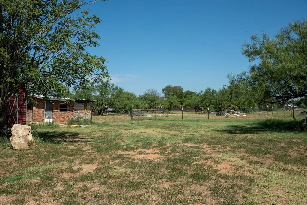 Single Family Residence For Sale in Howard County , 5807 Walter Road, Big Spring, Texas 79720, 4 Bedroom, 1 Bathroom, Garage spaces, 1,932 Sqft, built in 2003, mls#21363956, Real Estate Agent in Big Spring, Homes For Sale in Howard county, Homes For Sale in Big Spring, Realtor in Big Spring Texas, Real Estate Brokerage Independent Realty Texas, Luminita Cordes Realtor