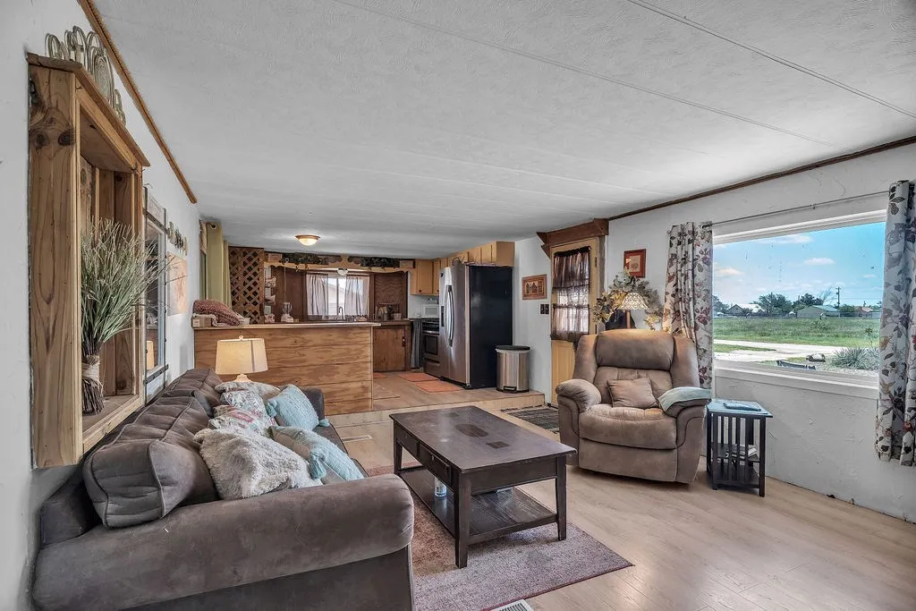 Single Family Residence For Sale in Howard County , 5807 Walter Road, Big Spring, Texas 79720, 4 Bedroom, 1 Bathroom, Garage spaces, 1,932 Sqft, built in 2003, mls#21363956, Real Estate Agent in Big Spring, Homes For Sale in Howard county, Homes For Sale in Big Spring, Realtor in Big Spring Texas, Real Estate Brokerage Independent Realty Texas, Luminita Cordes Realtor