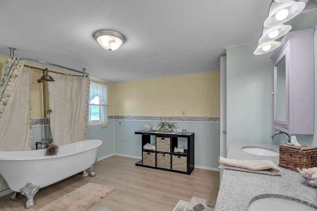 Single Family Residence For Sale in Howard County , 5807 Walter Road, Big Spring, Texas 79720, 4 Bedroom, 1 Bathroom, Garage spaces, 1,932 Sqft, built in 2003, mls#21363956, Real Estate Agent in Big Spring, Homes For Sale in Howard county, Homes For Sale in Big Spring, Realtor in Big Spring Texas, Real Estate Brokerage Independent Realty Texas, Luminita Cordes Realtor