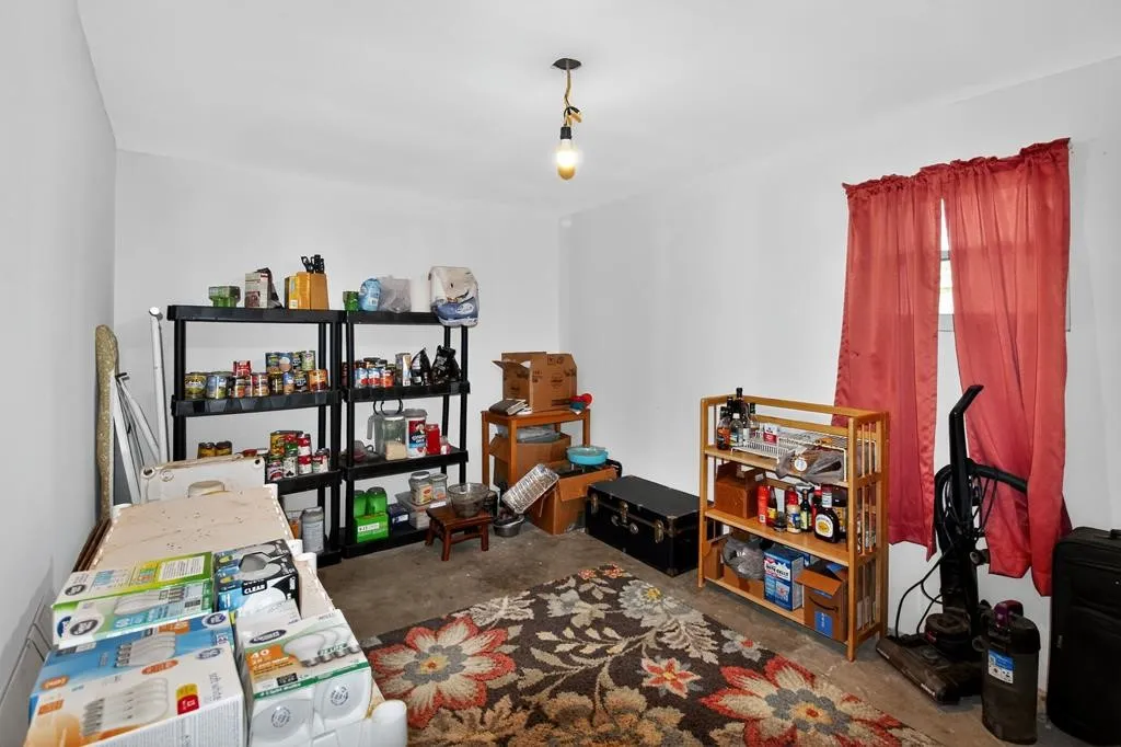 Single Family Residence For Sale in Howard County , 5807 Walter Road, Big Spring, Texas 79720, 4 Bedroom, 1 Bathroom, Garage spaces, 1,932 Sqft, built in 2003, mls#21363956, Real Estate Agent in Big Spring, Homes For Sale in Howard county, Homes For Sale in Big Spring, Realtor in Big Spring Texas, Real Estate Brokerage Independent Realty Texas, Luminita Cordes Realtor