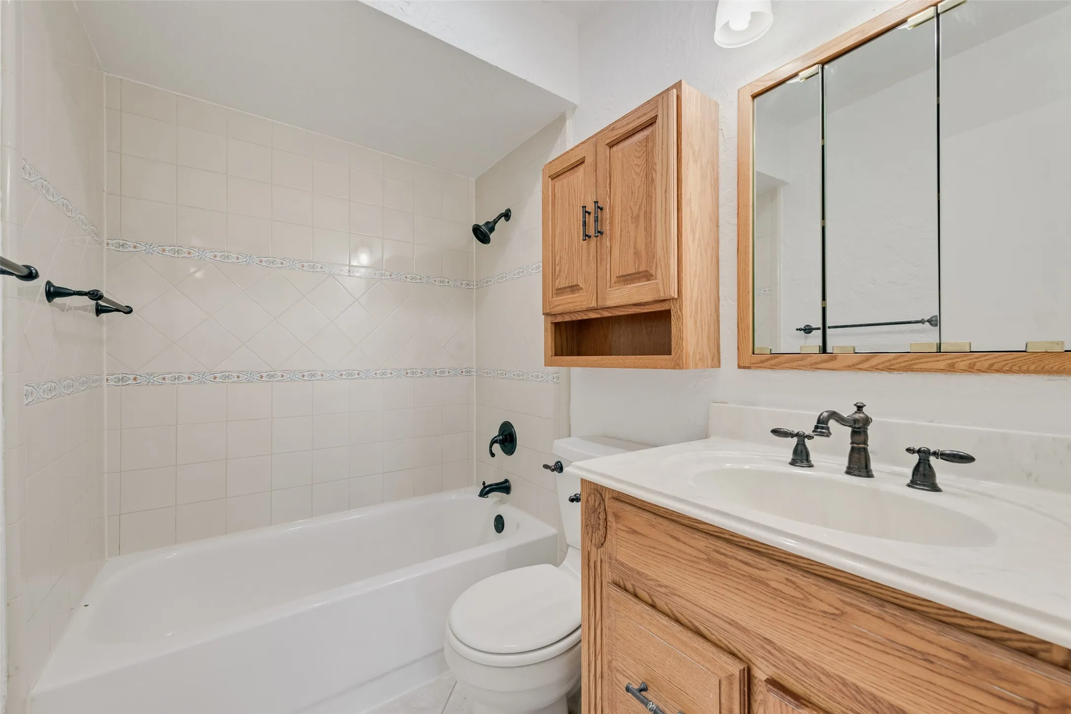 Single Family Residence For Sale in Dallas County , 4612 Gleneagle Street, Mesquite, Texas 75150, 3 Bedroom, 2 Bathroom, 2 Garage spaces, 1,472 Sqft, built in 1980, mls#21364402, Real Estate Agent in Mesquite, Homes For Sale in Dallas county, Homes For Sale in Mesquite, Realtor in Mesquite Texas, Real Estate Brokerage Independent Realty Texas, Luminita Cordes Realtor