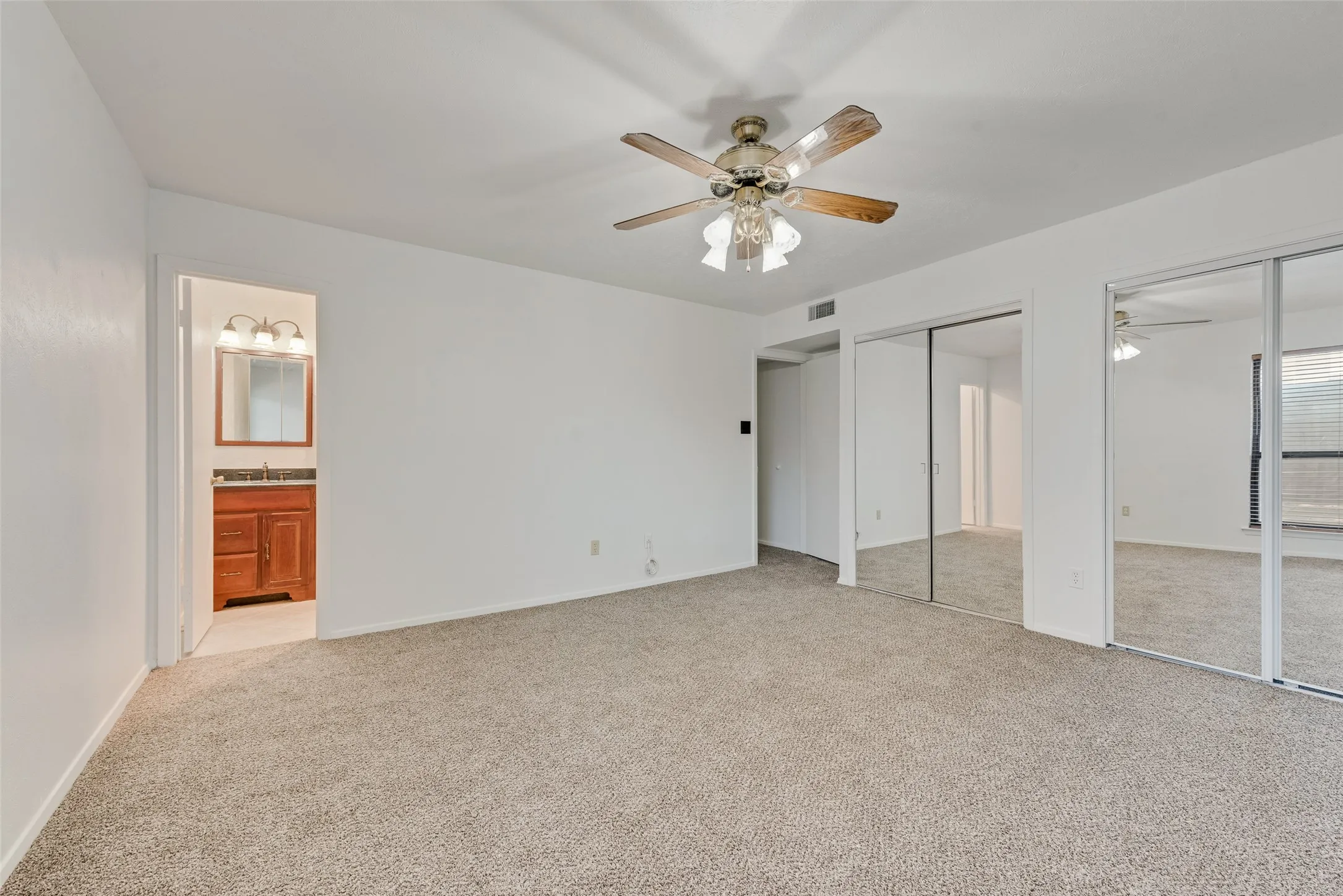 Single Family Residence For Sale in Dallas County , 4612 Gleneagle Street, Mesquite, Texas 75150, 3 Bedroom, 2 Bathroom, 2 Garage spaces, 1,472 Sqft, built in 1980, mls#21364402, Real Estate Agent in Mesquite, Homes For Sale in Dallas county, Homes For Sale in Mesquite, Realtor in Mesquite Texas, Real Estate Brokerage Independent Realty Texas, Luminita Cordes Realtor