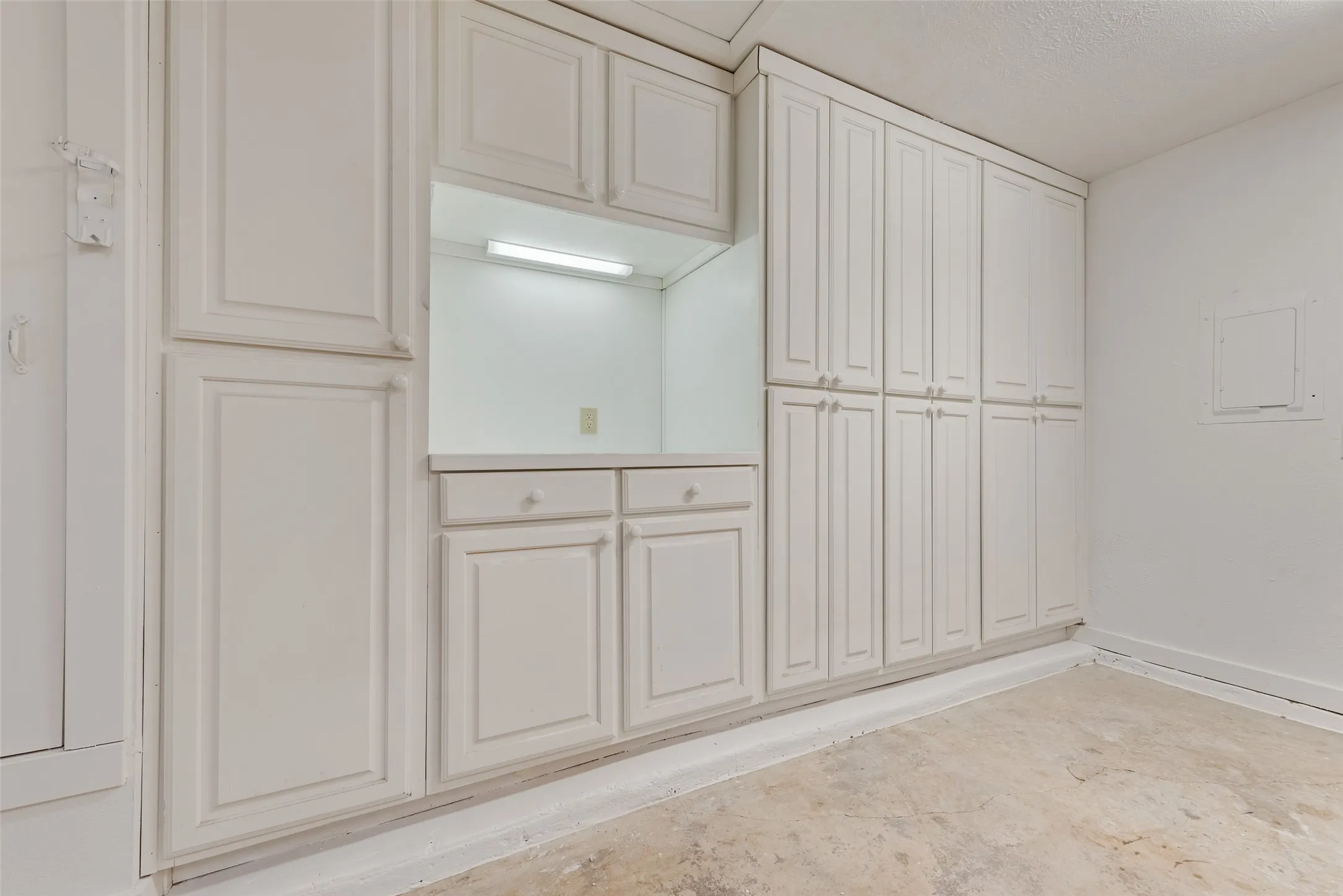 Single Family Residence For Sale in Dallas County , 4612 Gleneagle Street, Mesquite, Texas 75150, 3 Bedroom, 2 Bathroom, 2 Garage spaces, 1,472 Sqft, built in 1980, mls#21364402, Real Estate Agent in Mesquite, Homes For Sale in Dallas county, Homes For Sale in Mesquite, Realtor in Mesquite Texas, Real Estate Brokerage Independent Realty Texas, Luminita Cordes Realtor
