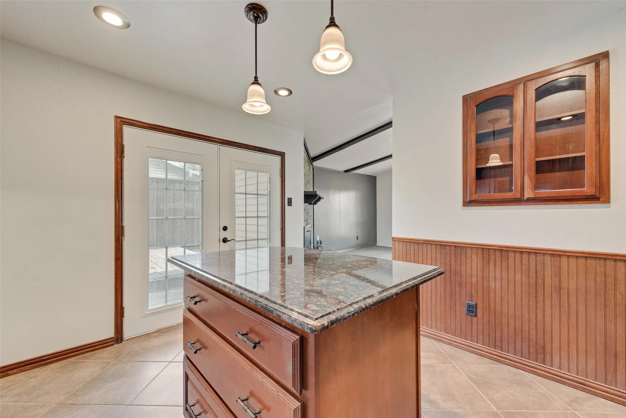 Single Family Residence For Sale in Dallas County , 4612 Gleneagle Street, Mesquite, Texas 75150, 3 Bedroom, 2 Bathroom, 2 Garage spaces, 1,472 Sqft, built in 1980, mls#21364402, Real Estate Agent in Mesquite, Homes For Sale in Dallas county, Homes For Sale in Mesquite, Realtor in Mesquite Texas, Real Estate Brokerage Independent Realty Texas, Luminita Cordes Realtor