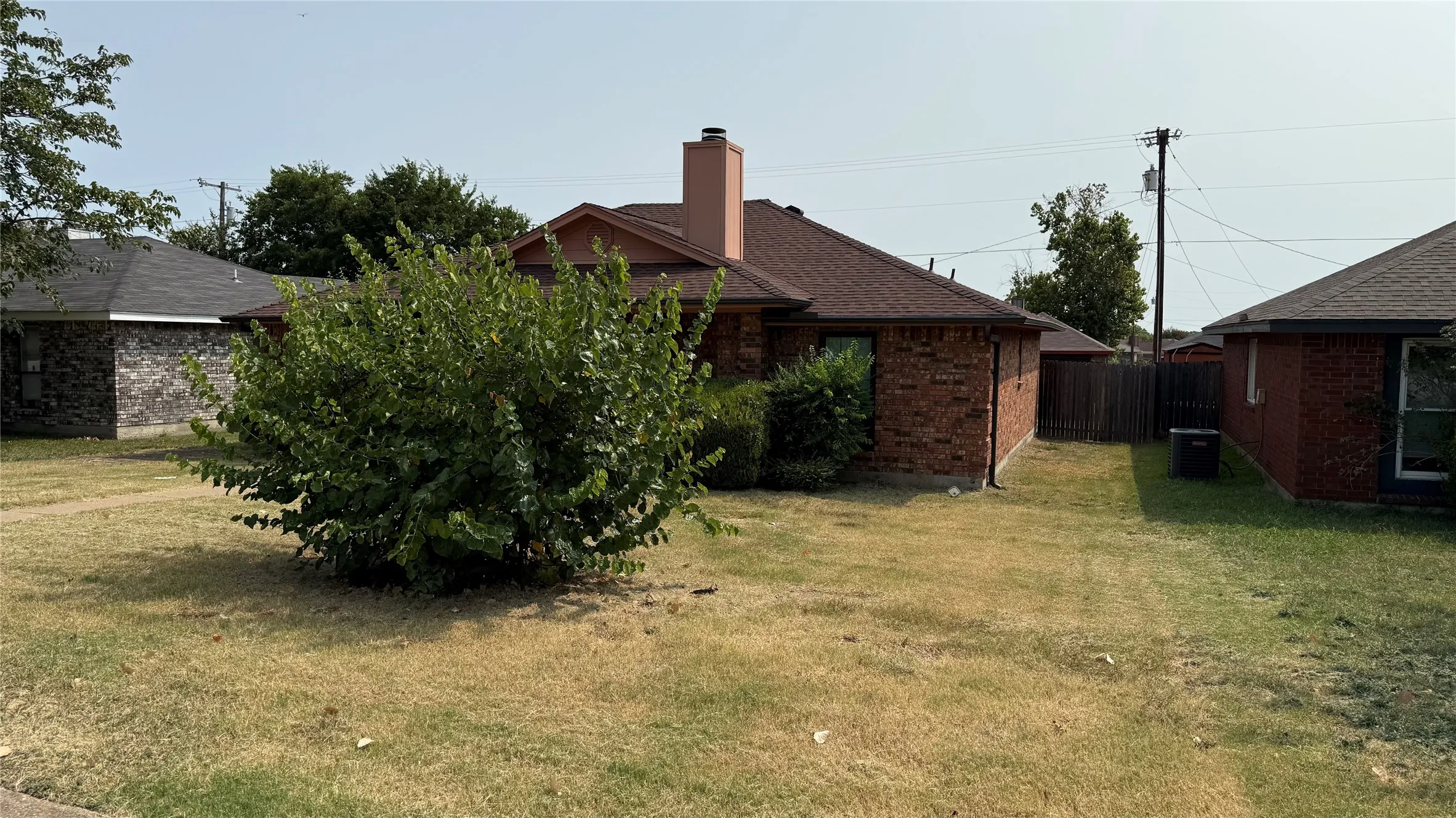 Single Family Residence For Rent in Dallas County , 853 W Wintergreen Road, Lancaster, Texas 75134, 3 Bedroom, 2 Bathroom, 2 Garage spaces, 1,383 Sqft, built in 1985, mls#21364418, Real Estate Agent in Lancaster, Homes For Rent in Dallas county, Homes For Rent in Lancaster, Realtor in Lancaster Texas, Real Estate Brokerage Independent Realty Texas, Luminita Cordes Realtor
