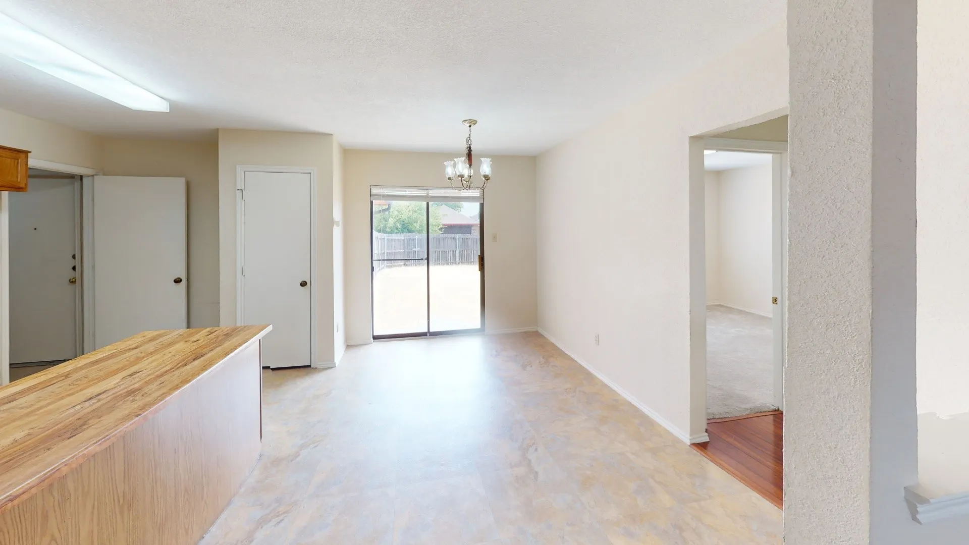 Single Family Residence For Rent in Dallas County , 853 W Wintergreen Road, Lancaster, Texas 75134, 3 Bedroom, 2 Bathroom, 2 Garage spaces, 1,383 Sqft, built in 1985, mls#21364418, Real Estate Agent in Lancaster, Homes For Rent in Dallas county, Homes For Rent in Lancaster, Realtor in Lancaster Texas, Real Estate Brokerage Independent Realty Texas, Luminita Cordes Realtor