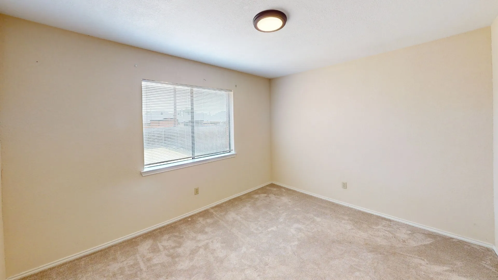 Recessed window with horizontal blinds