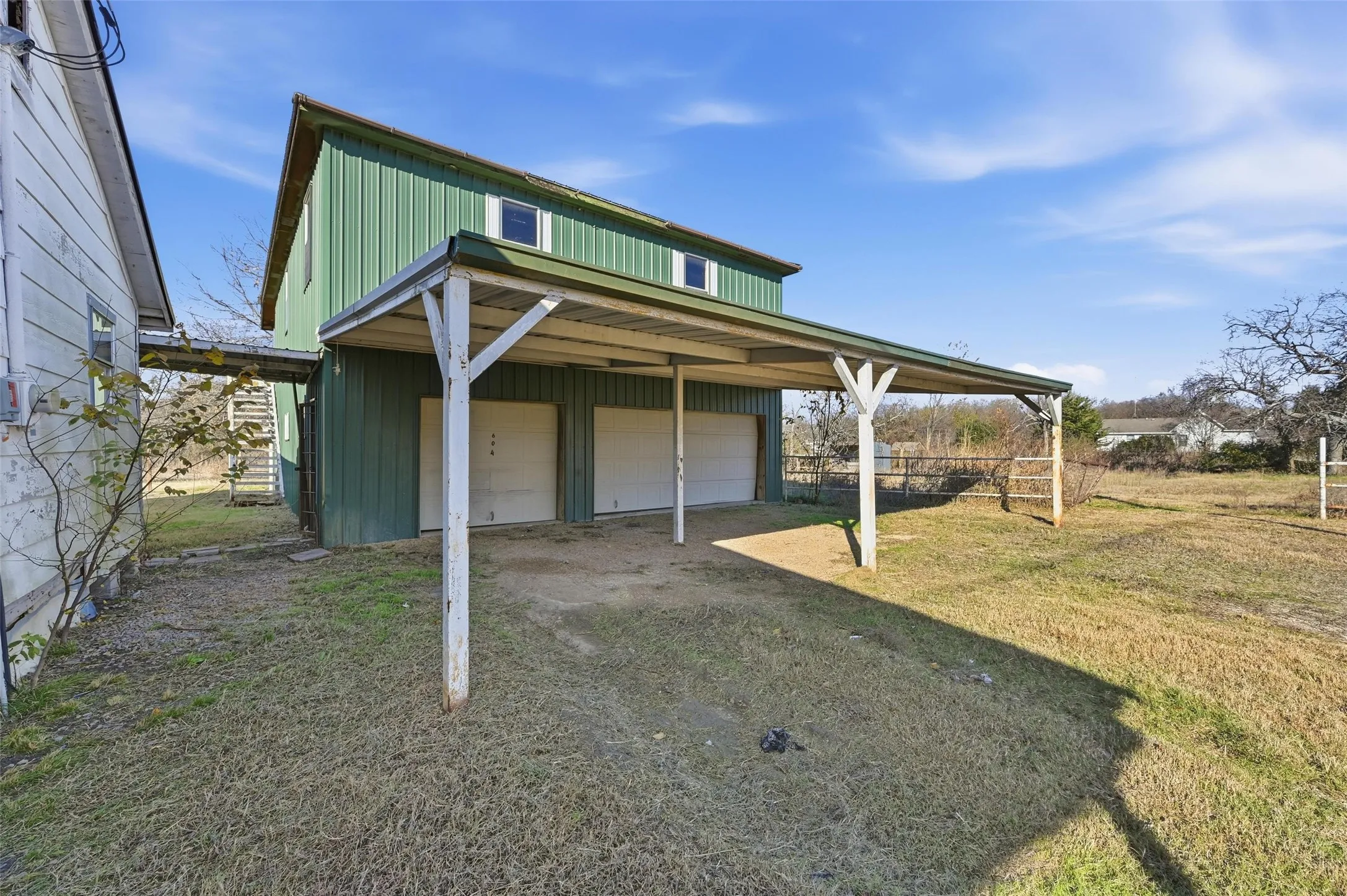 Single Family Residence For Sale in Johnson County , 604 S Spears Street, Alvarado, Texas 76009, 3 Bedroom, 1 Bathroom, 2 Garage spaces, 1,224 Sqft, built in 1952, Price $180,000, mls#21350308, Real Estate Agent in Alvarado, Homes For Sale in Johnson county, Homes For Sale in Alvarado, Realtor in Alvarado Texas, Real Estate Brokerage Independent Realty Texas, Luminita Cordes Realtor