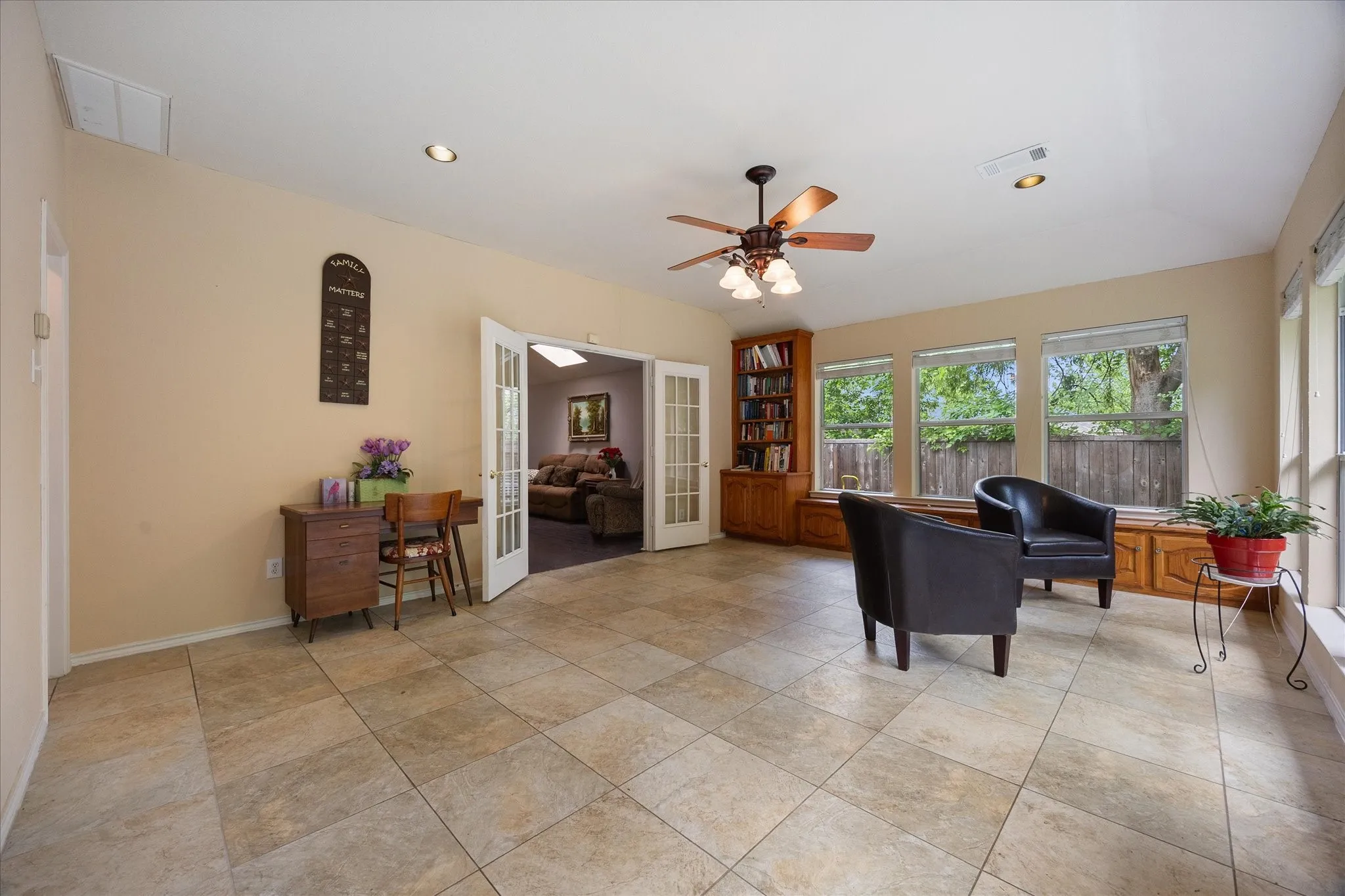 Single Family Residence For Rent in Rockwall County , 1023 High Cotton Lane, Rockwall, Texas 75087, 4 Bedroom, 3 Bathroom, 2 Garage spaces, 2,680 Sqft, built in 2001, mls#21362166, Real Estate Agent in Rockwall, Homes For Rent in Rockwall county, Homes For Rent in Rockwall, Realtor in Rockwall Texas, Real Estate Brokerage Independent Realty Texas, Luminita Cordes Realtor
