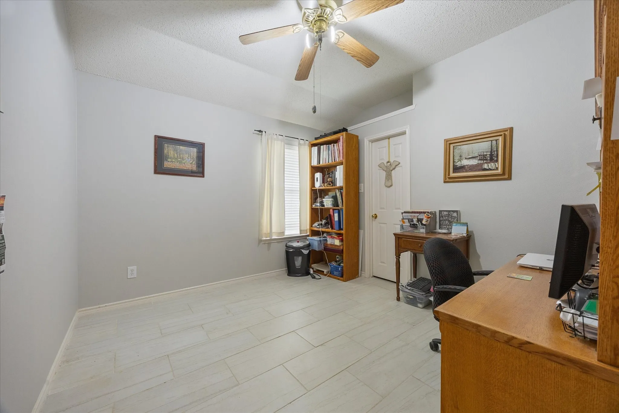 Single Family Residence For Rent in Rockwall County , 1023 High Cotton Lane, Rockwall, Texas 75087, 4 Bedroom, 3 Bathroom, 2 Garage spaces, 2,680 Sqft, built in 2001, mls#21362166, Real Estate Agent in Rockwall, Homes For Rent in Rockwall county, Homes For Rent in Rockwall, Realtor in Rockwall Texas, Real Estate Brokerage Independent Realty Texas, Luminita Cordes Realtor