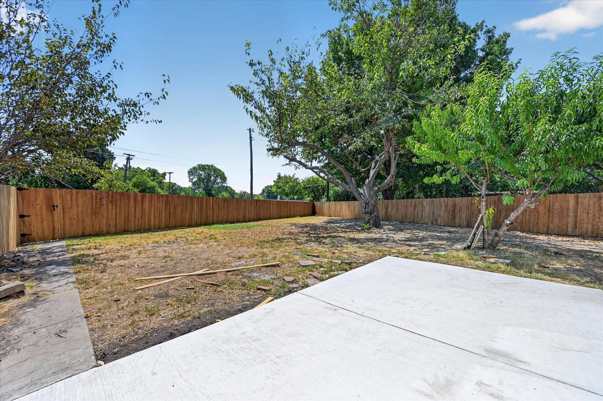 Single Family Residence For Rent in Dallas County , 620 Royal Crest Drive, Richardson, Texas 75081, 3 Bedroom, 2 Bathroom, Garage spaces, 1,382 Sqft, built in 1967, mls#21364449, Real Estate Agent in Richardson, Homes For Rent in Dallas county, Homes For Rent in Richardson, Realtor in Richardson Texas, Real Estate Brokerage Independent Realty Texas, Luminita Cordes Realtor