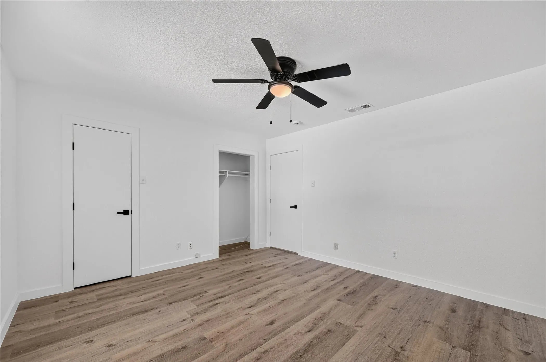 Single Family Residence For Rent in Dallas County , 620 Royal Crest Drive, Richardson, Texas 75081, 3 Bedroom, 2 Bathroom, Garage spaces, 1,382 Sqft, built in 1967, mls#21364449, Real Estate Agent in Richardson, Homes For Rent in Dallas county, Homes For Rent in Richardson, Realtor in Richardson Texas, Real Estate Brokerage Independent Realty Texas, Luminita Cordes Realtor