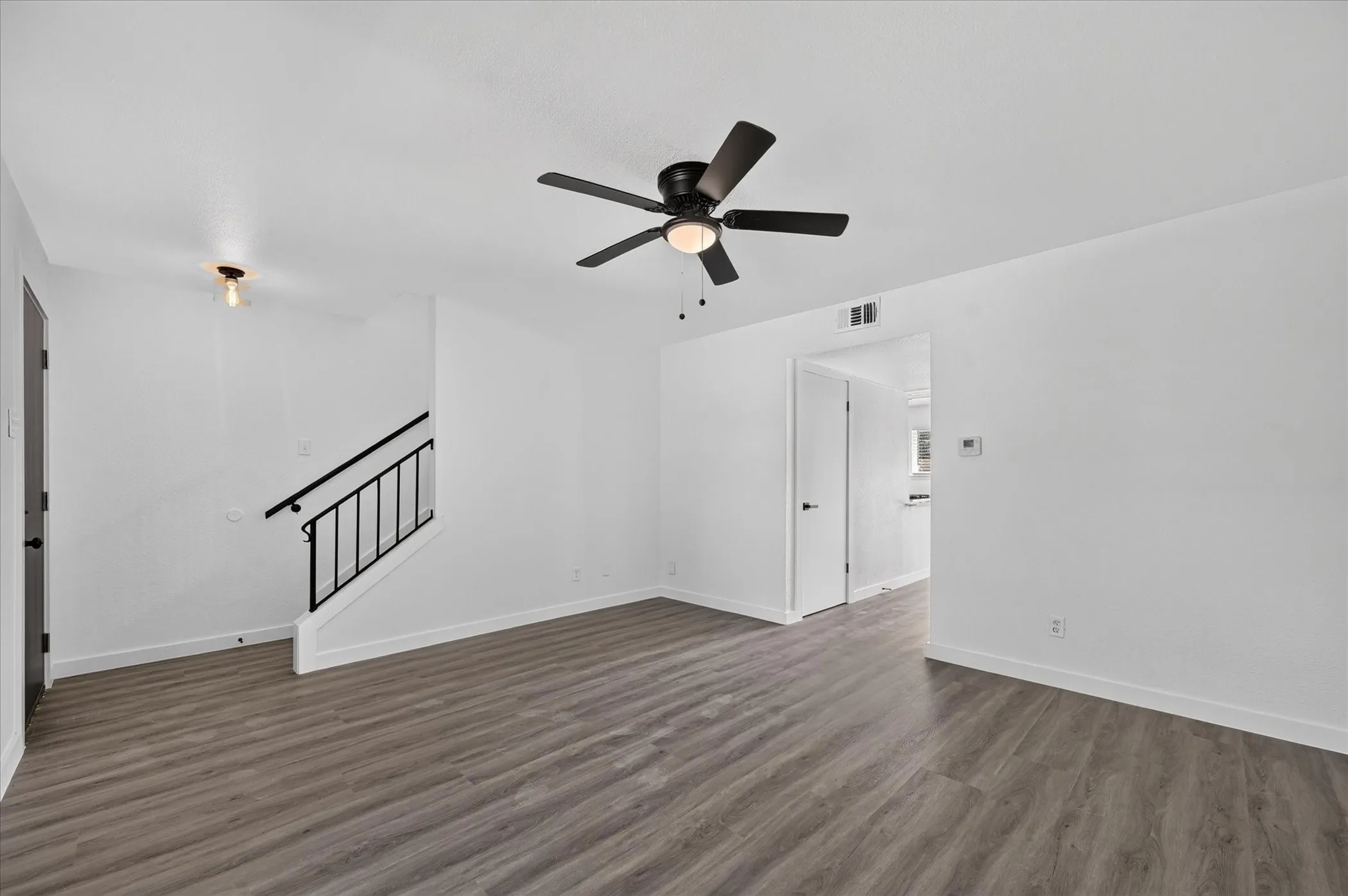 Single Family Residence For Rent in Dallas County , 620 Royal Crest Drive, Richardson, Texas 75081, 3 Bedroom, 2 Bathroom, Garage spaces, 1,382 Sqft, built in 1967, mls#21364449, Real Estate Agent in Richardson, Homes For Rent in Dallas county, Homes For Rent in Richardson, Realtor in Richardson Texas, Real Estate Brokerage Independent Realty Texas, Luminita Cordes Realtor