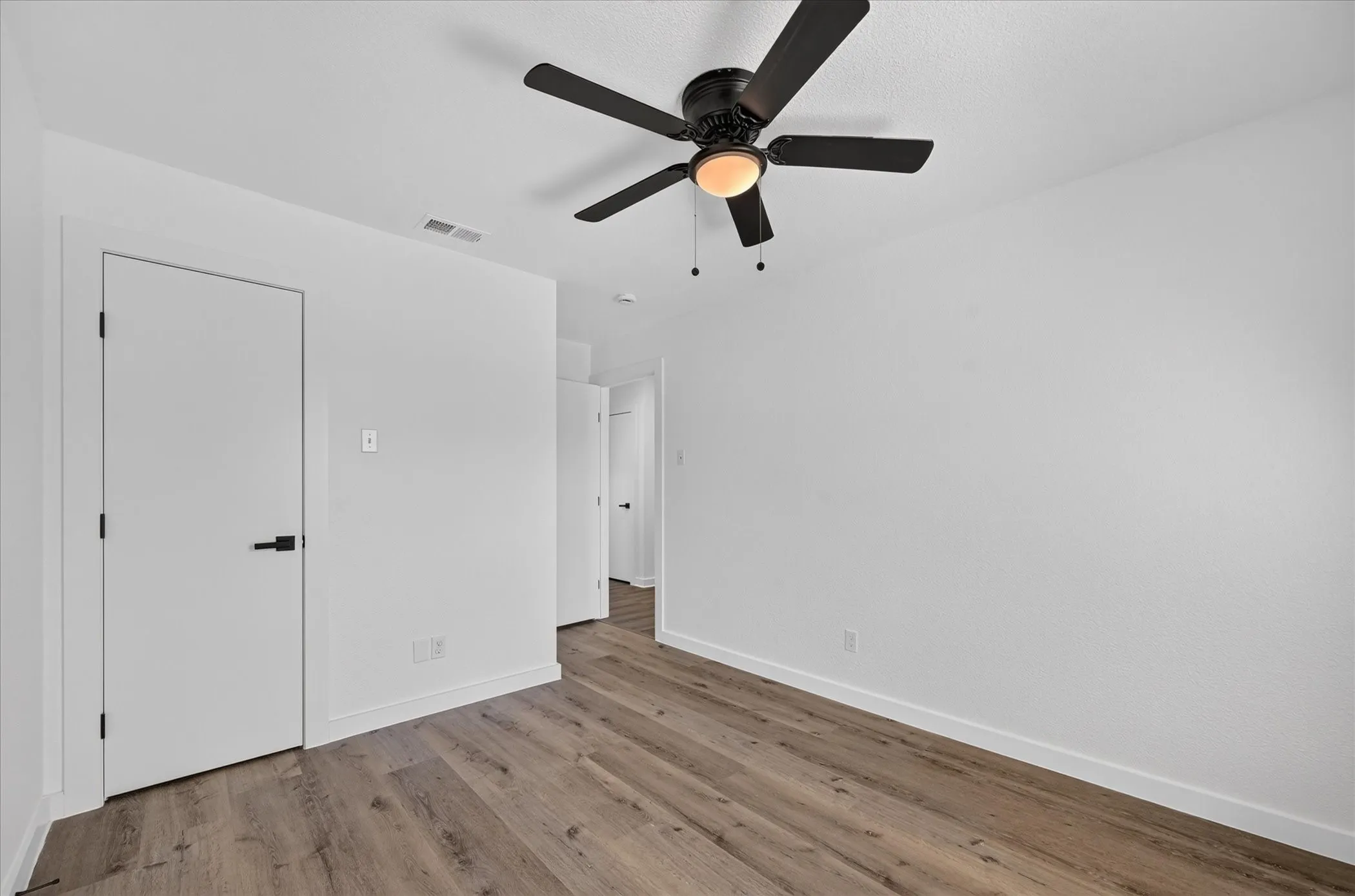 Single Family Residence For Rent in Dallas County , 620 Royal Crest Drive, Richardson, Texas 75081, 3 Bedroom, 2 Bathroom, Garage spaces, 1,382 Sqft, built in 1967, mls#21364449, Real Estate Agent in Richardson, Homes For Rent in Dallas county, Homes For Rent in Richardson, Realtor in Richardson Texas, Real Estate Brokerage Independent Realty Texas, Luminita Cordes Realtor