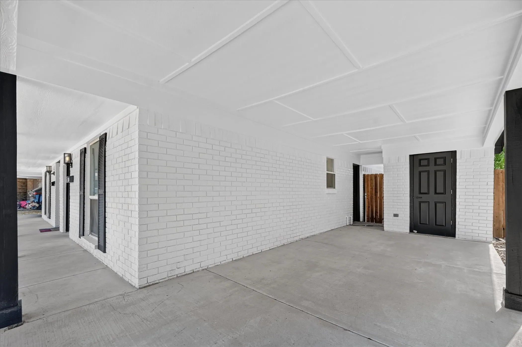 Single Family Residence For Rent in Dallas County , 620 Royal Crest Drive, Richardson, Texas 75081, 3 Bedroom, 2 Bathroom, Garage spaces, 1,382 Sqft, built in 1967, mls#21364449, Real Estate Agent in Richardson, Homes For Rent in Dallas county, Homes For Rent in Richardson, Realtor in Richardson Texas, Real Estate Brokerage Independent Realty Texas, Luminita Cordes Realtor