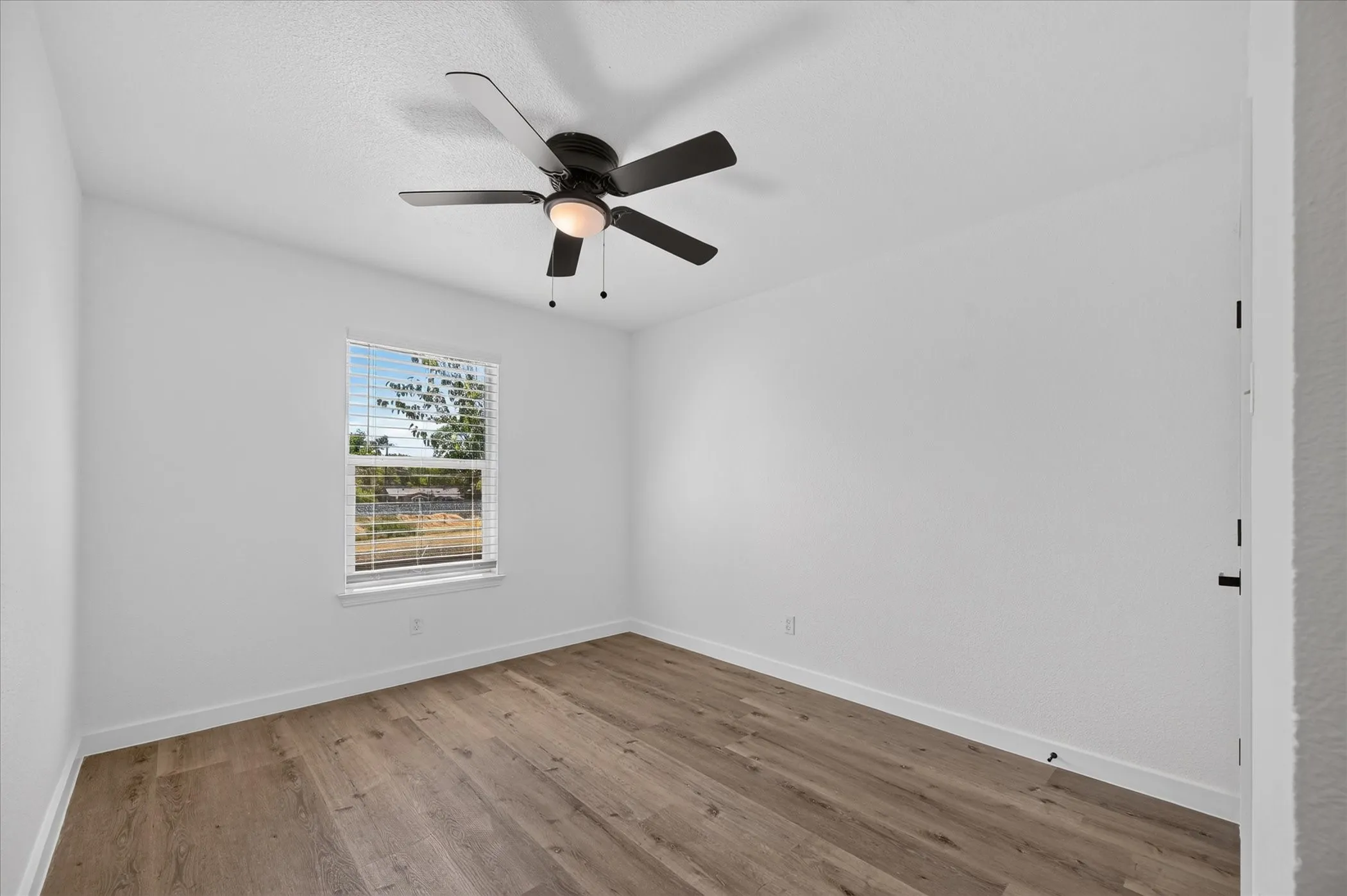 Single Family Residence For Rent in Dallas County , 620 Royal Crest Drive, Richardson, Texas 75081, 3 Bedroom, 2 Bathroom, Garage spaces, 1,382 Sqft, built in 1967, mls#21364449, Real Estate Agent in Richardson, Homes For Rent in Dallas county, Homes For Rent in Richardson, Realtor in Richardson Texas, Real Estate Brokerage Independent Realty Texas, Luminita Cordes Realtor
