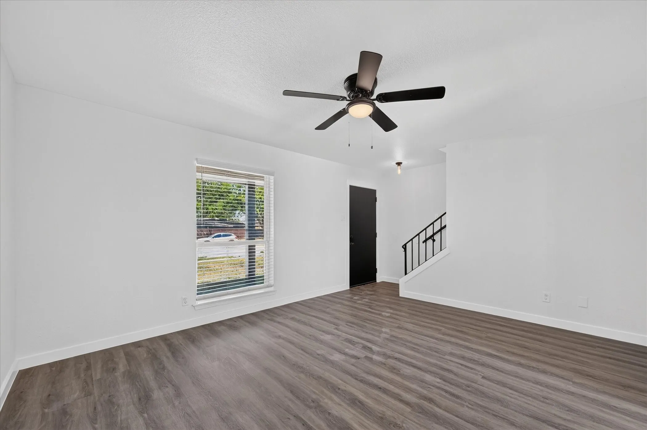 Single Family Residence For Rent in Dallas County , 620 Royal Crest Drive, Richardson, Texas 75081, 3 Bedroom, 2 Bathroom, Garage spaces, 1,382 Sqft, built in 1967, mls#21364449, Real Estate Agent in Richardson, Homes For Rent in Dallas county, Homes For Rent in Richardson, Realtor in Richardson Texas, Real Estate Brokerage Independent Realty Texas, Luminita Cordes Realtor