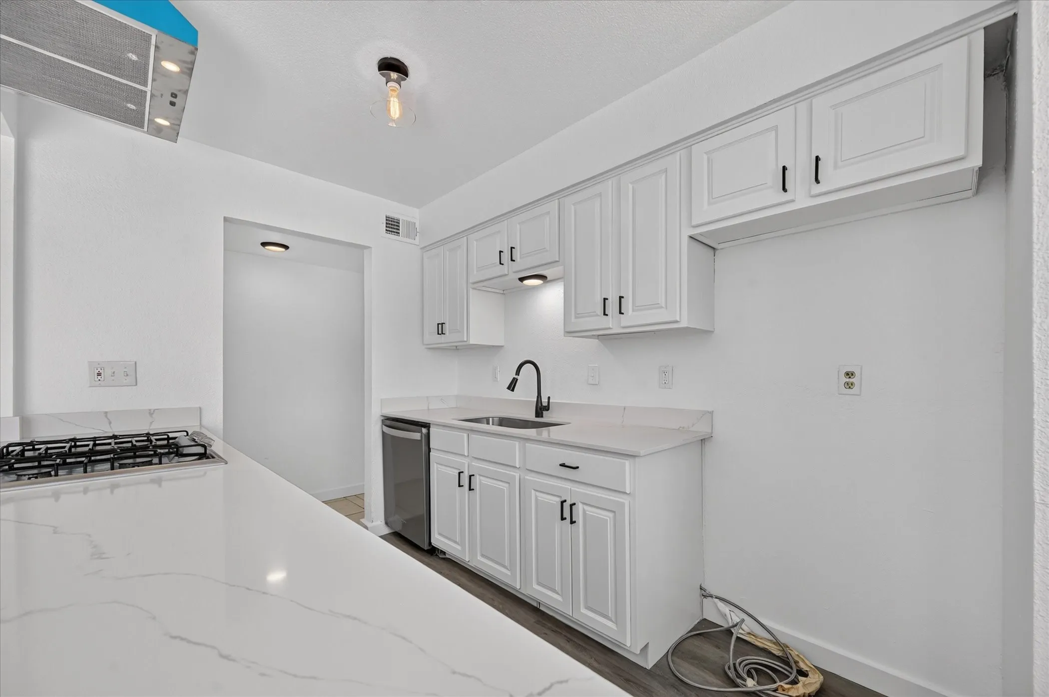 Single Family Residence For Rent in Dallas County , 620 Royal Crest Drive, Richardson, Texas 75081, 3 Bedroom, 2 Bathroom, Garage spaces, 1,382 Sqft, built in 1967, mls#21364449, Real Estate Agent in Richardson, Homes For Rent in Dallas county, Homes For Rent in Richardson, Realtor in Richardson Texas, Real Estate Brokerage Independent Realty Texas, Luminita Cordes Realtor